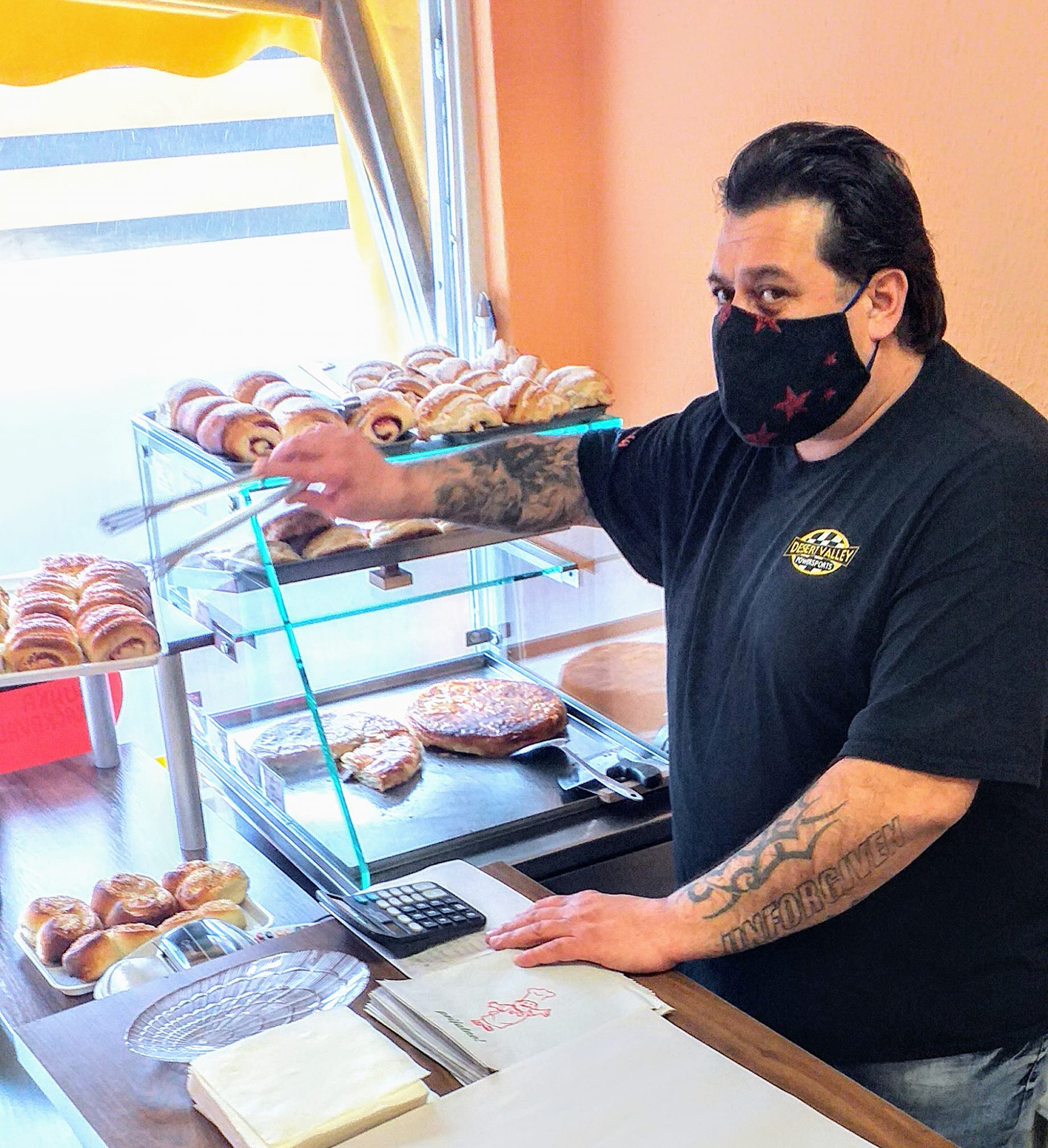 Kragujevac, pekar,  Pekar iz KG na Fejsbuku pohvalio decu, prosledila Aleksandra Petrovic