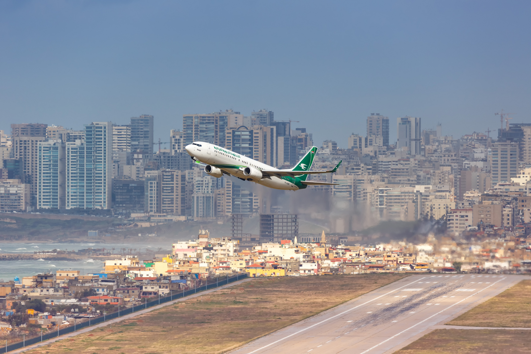 Iraqi Airways Boeing 737-800 aircraft with registration YI-ASR takes off from Beirut Airport, Lebanon,Image: 605567531, License: Rights-managed, Restrictions: , Model Release: no, Credit line: Markus Mainka / imageBROKER / Profimedia
