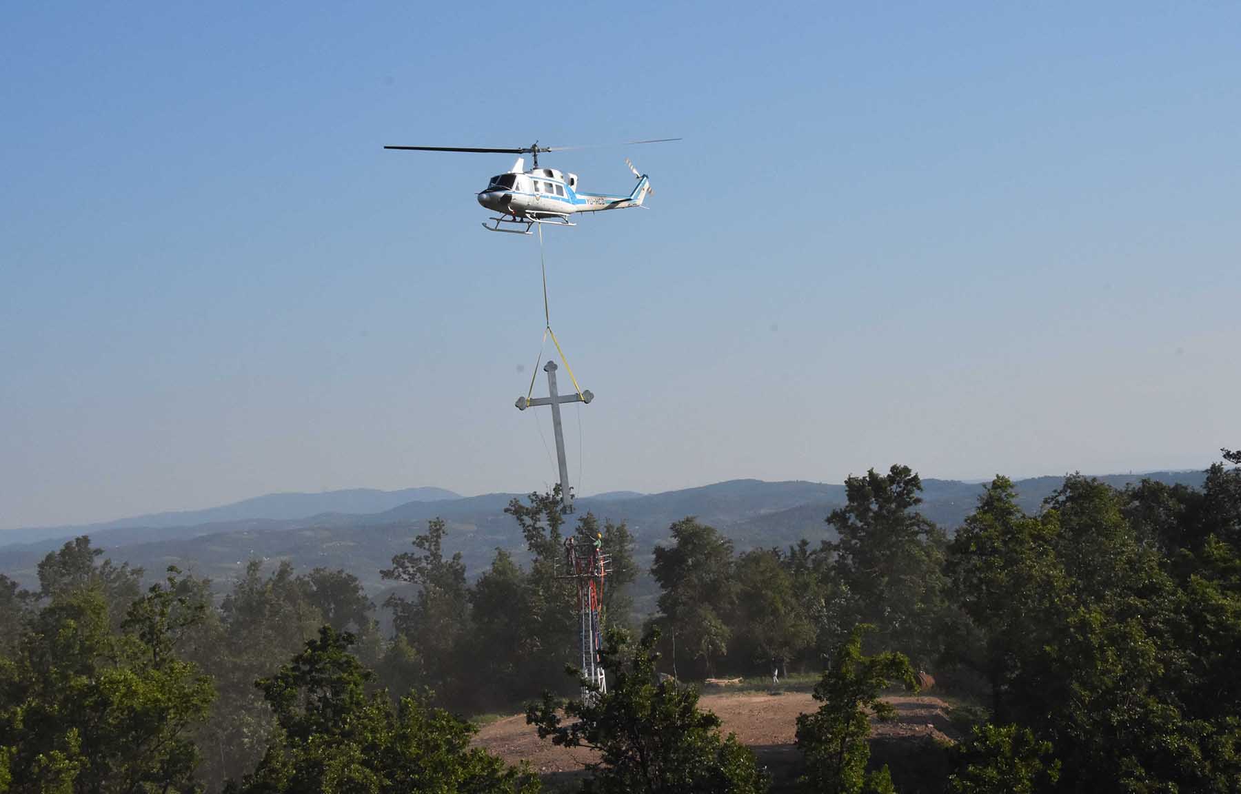 HELIKOPTERSKA JEDINICA-PODIZANJE KRSTA-BOJCICA helikopter krst policija