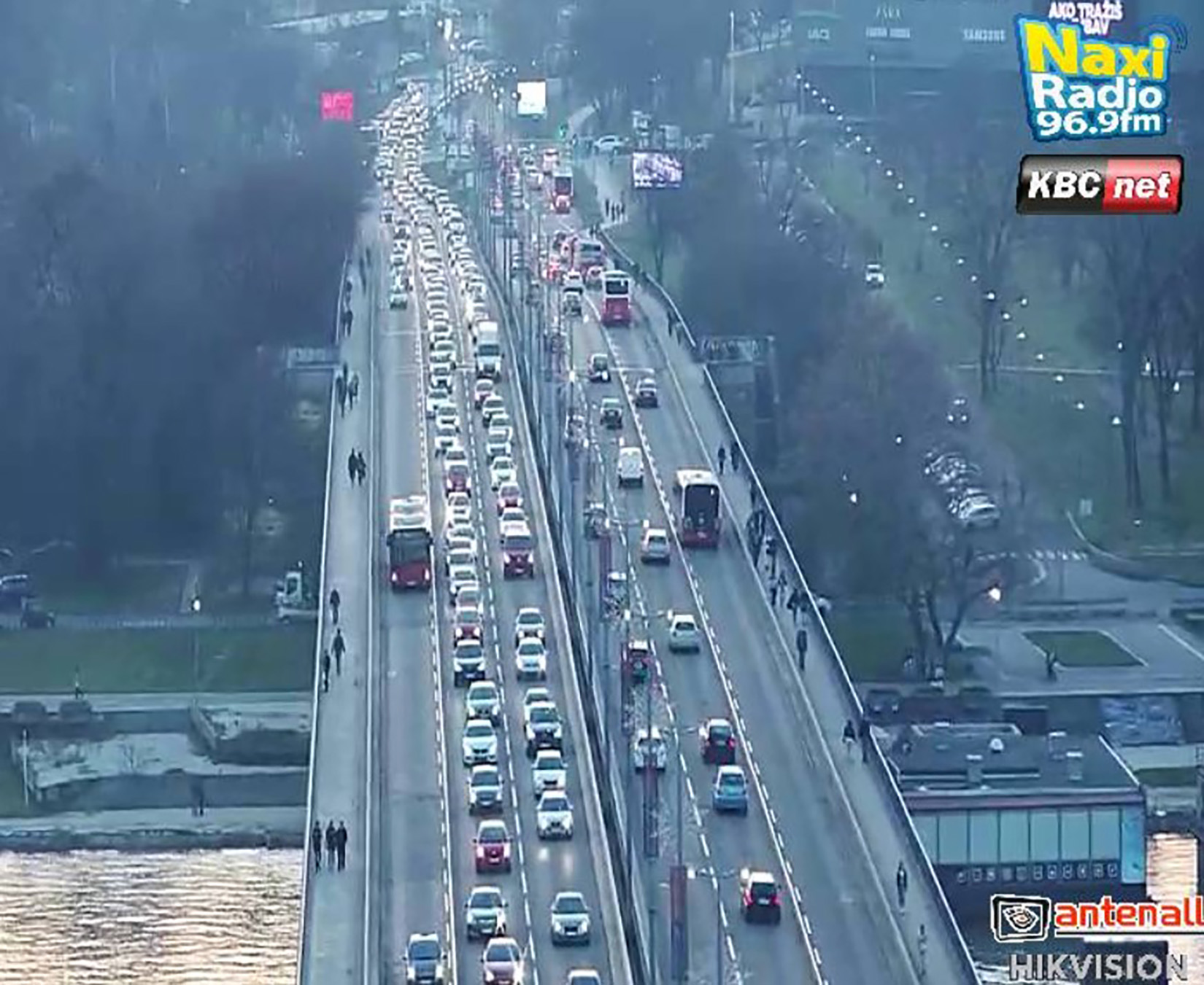 Brankov most, gužva, saobraćaj Foto: Naxi kamere