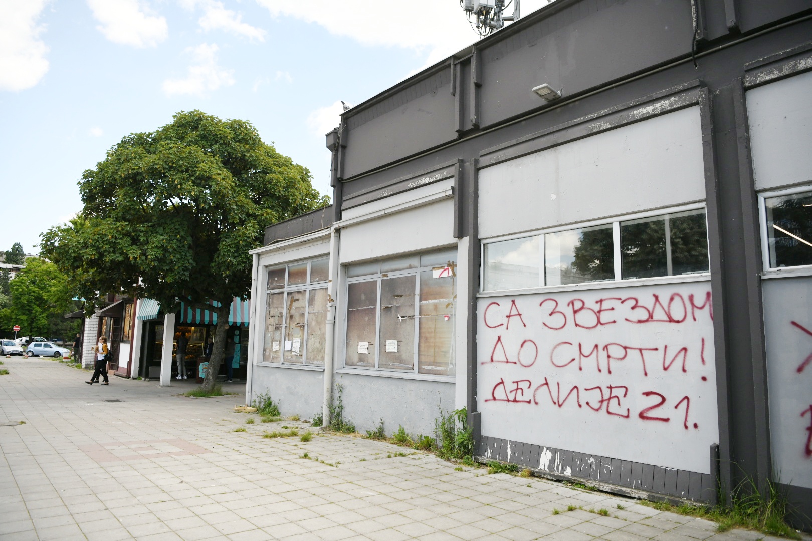 kraj u kome zivi Ceda jovanović i kraj gde se desio incident i kafic u kome sedi Dunić Velibor koji je ubijen