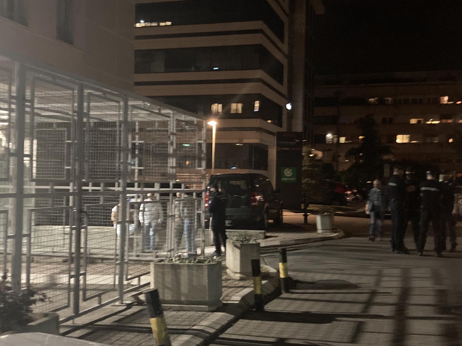 Pončo pica restoran u Bul. Zorana Djindjica, Poncho, Čedomir Jovanović, Čeda Jovanović razbio izlog restorana, razlupao restoran brze hrane