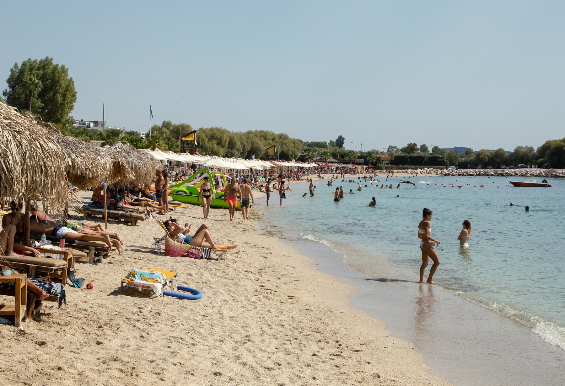 6335896 13.09.2020 People enjoy warm weather on Alimos beach, outside Athens, Greece.,Image: 558772498, License: Rights-managed, Restrictions: , Model Release: no, Credit line: Kostis Ntantamis / Sputnik / Profimedia