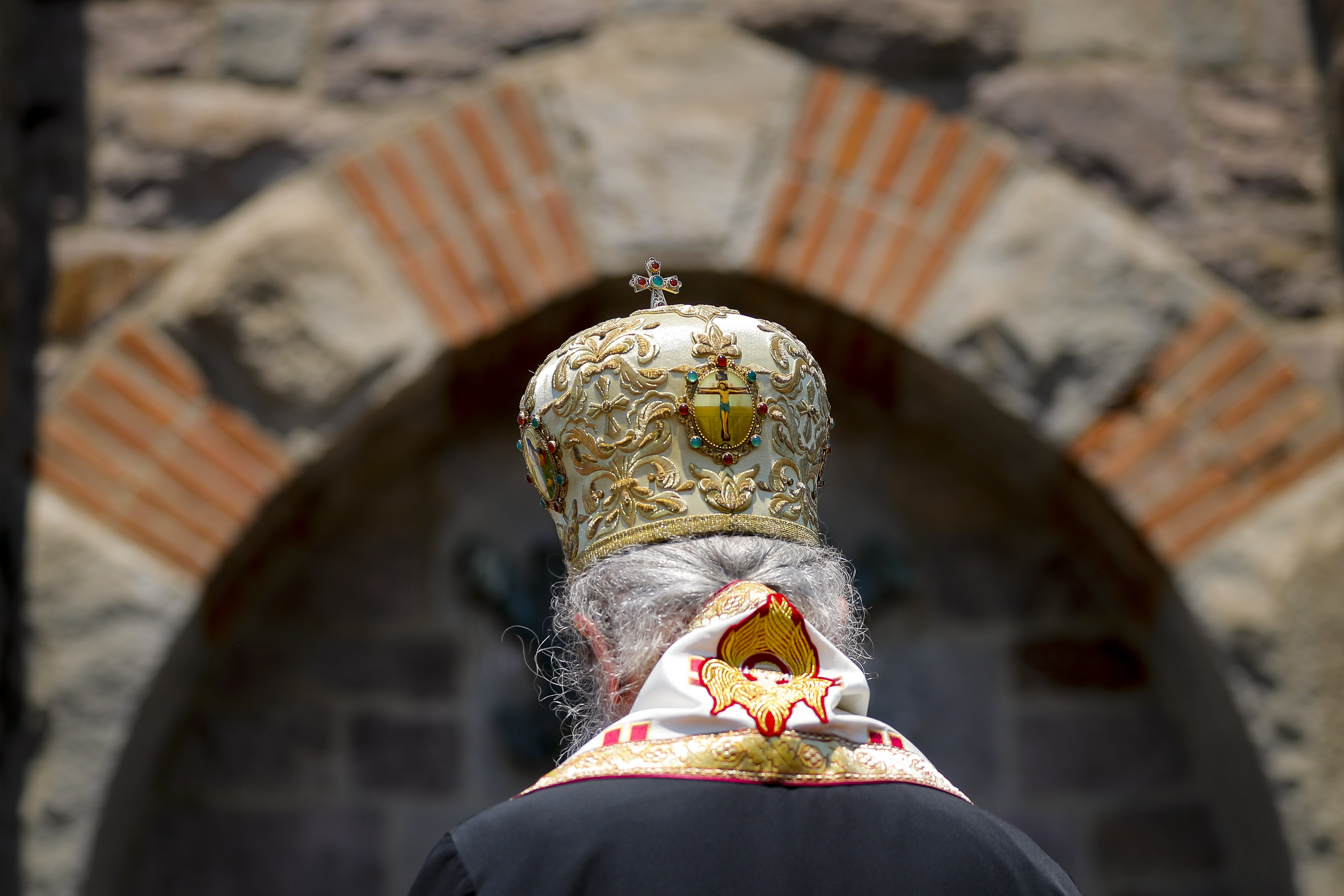vladika Teodosije Ethnic Serbs commemorating 'Battle of Kosovo' at the monument in Gazimestan