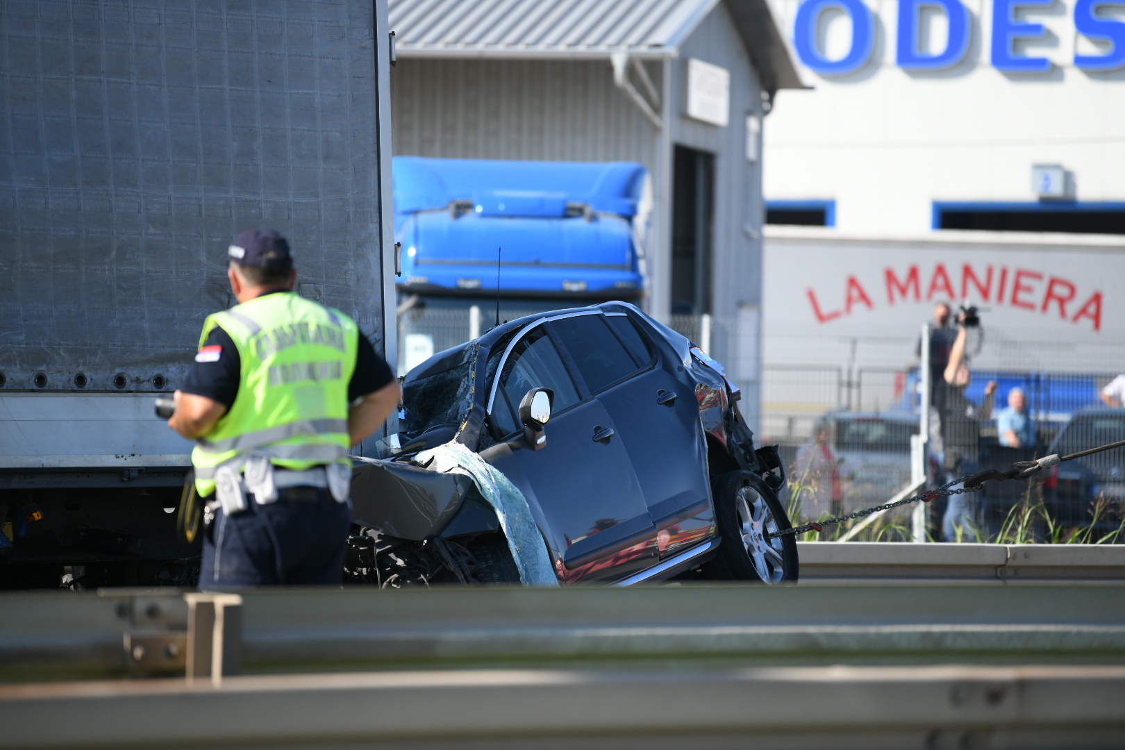 Beograd 09.09.2020. Saobraćajna nesreća, udes, sudar, automobil, kamion, šleper, petlja, Dobanovci Foto: Vesna Lalić/Nova.rs