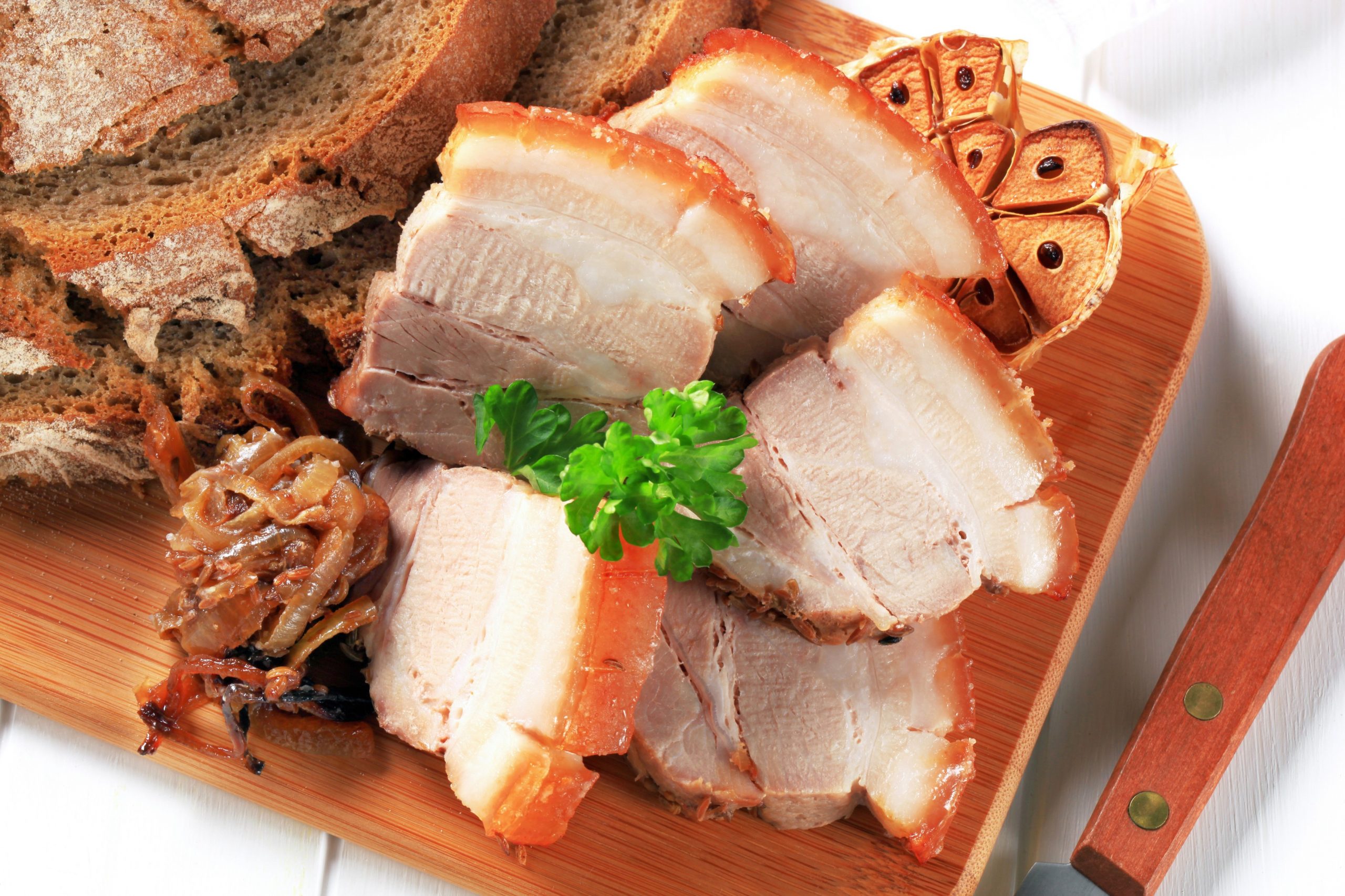 Roast pork belly with bread and garlic,Image: 161166241, License: Rights-managed, Restrictions: , Model Release: no, Credit line: - / Digifoodstock / Profimedia