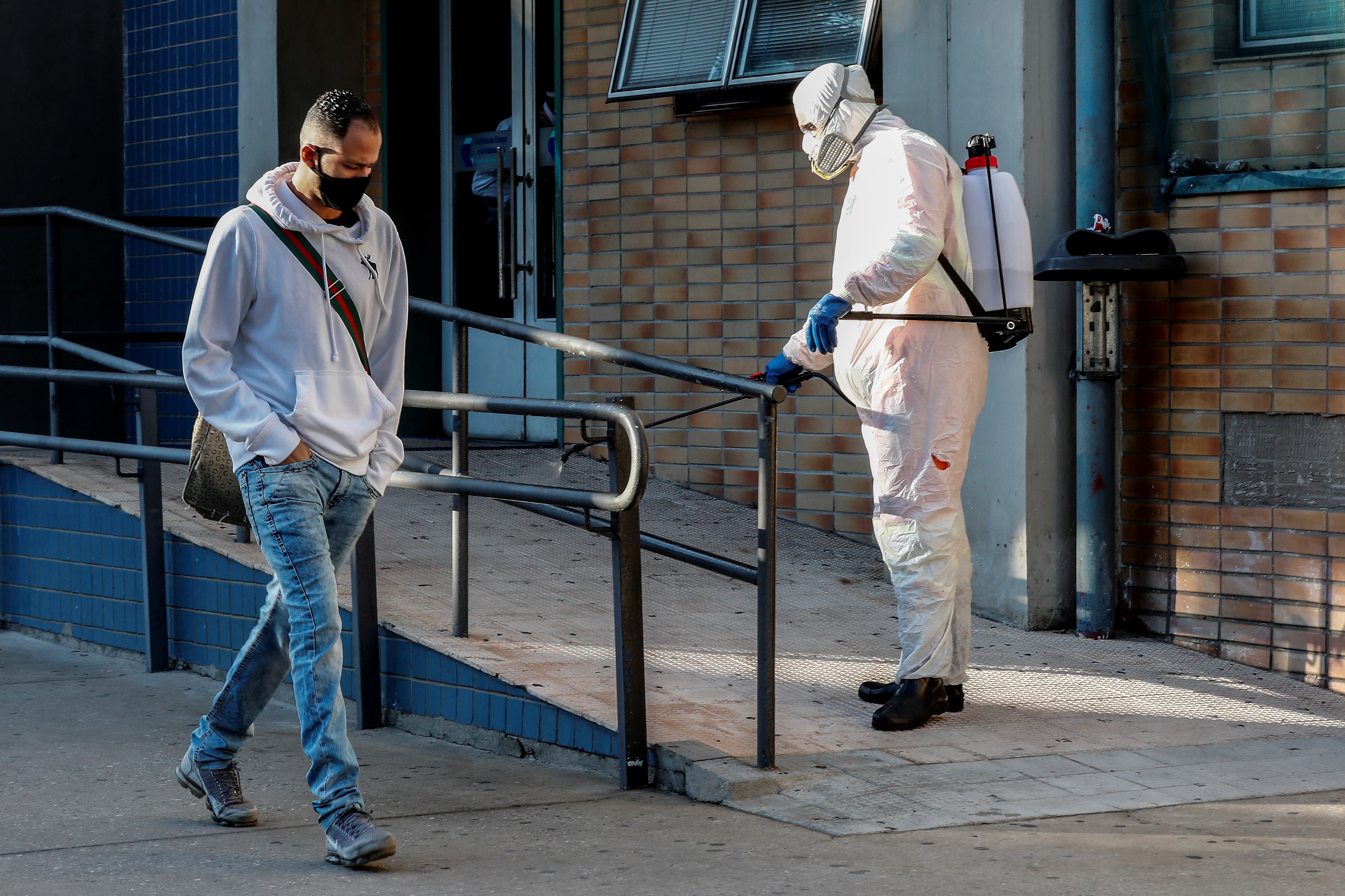 Brazil, koronavirus, Brazil approaches one million cases of COVID-19