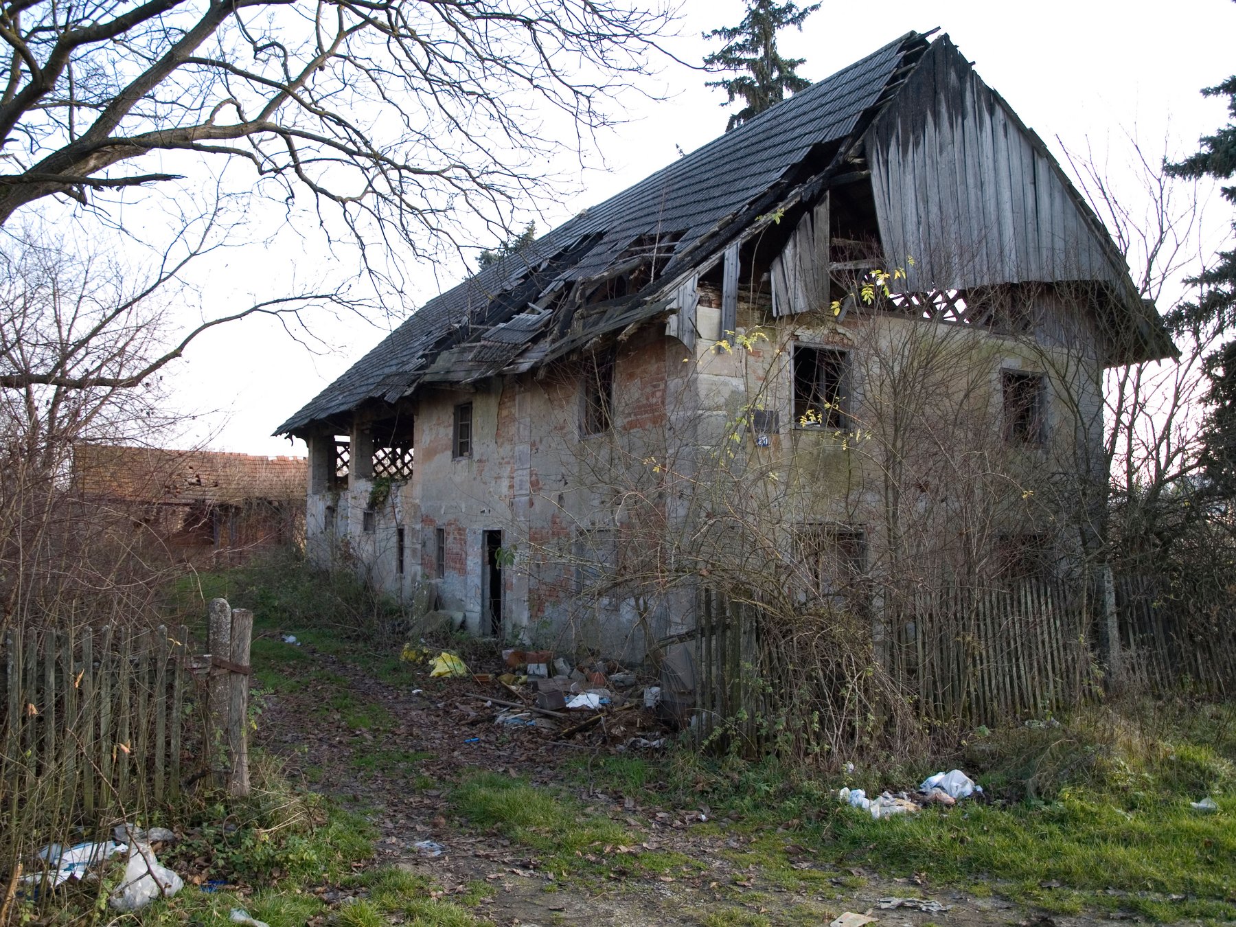 Abandoned country house Croatia Continental Europe,Image: 13501119, License: Rights-managed, Restrictions: , Model Release: no, Credit line: Dubravko Grakalic / Alamy / Profimedia