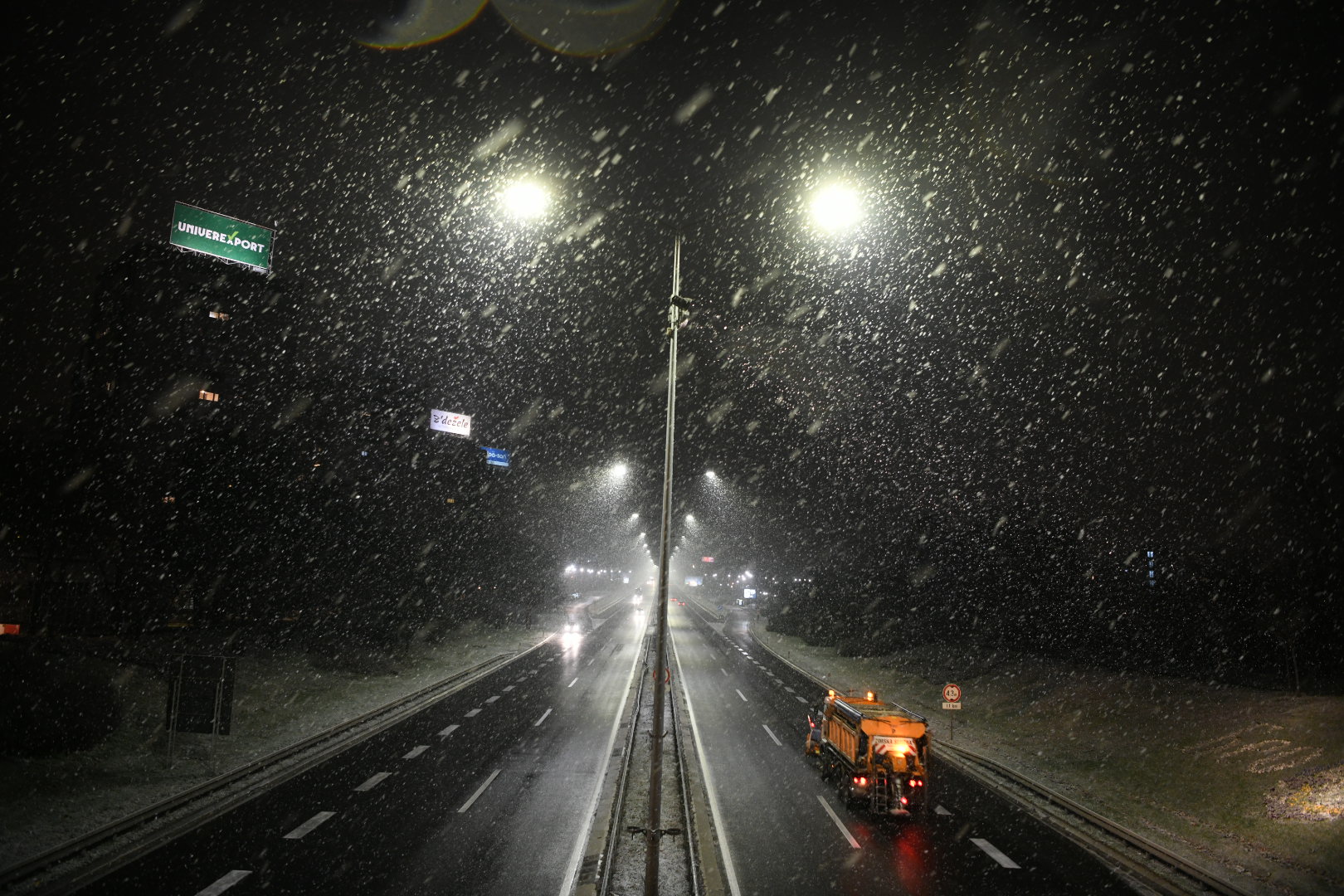 Beograd, 10.01.2021. Prvi sneg, noć, grad, zima, prognoza, hladno vreme, autoput Foto: Vesna Lalić/Nova.rs