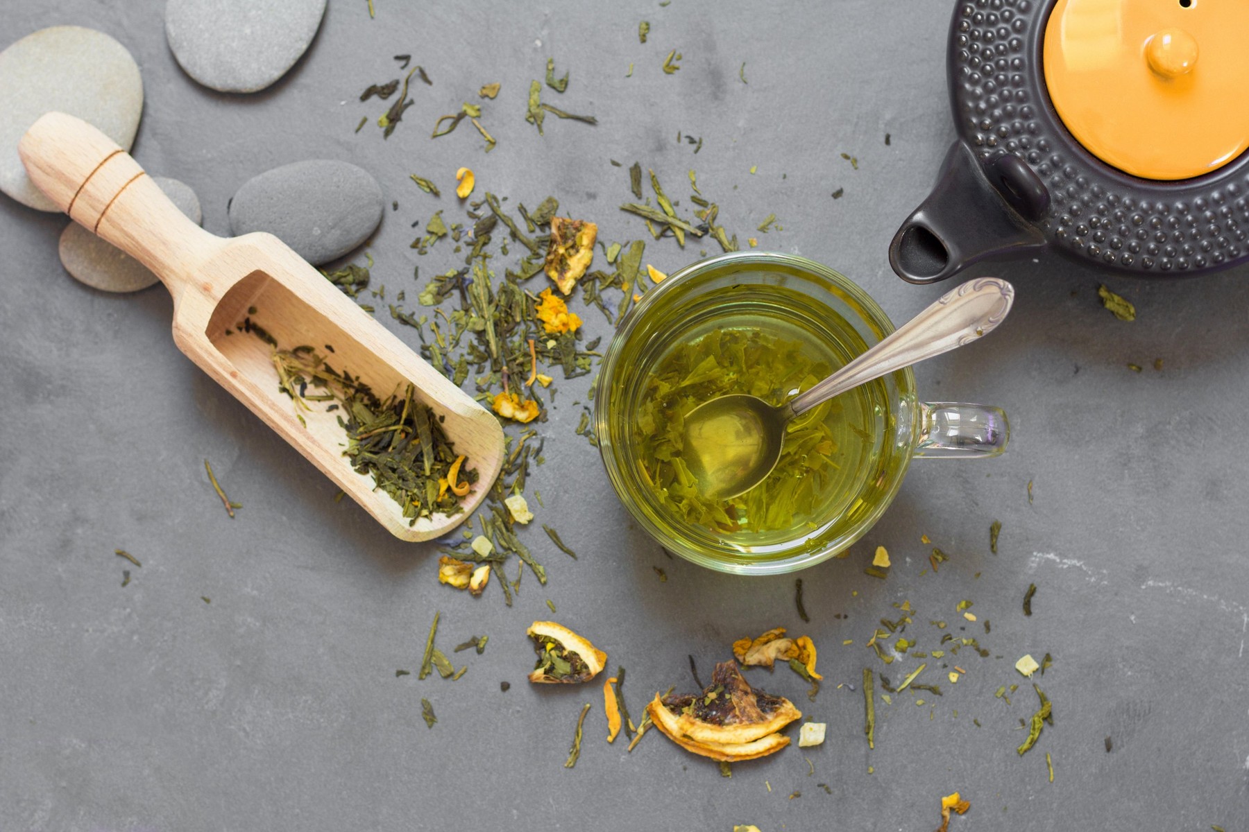 Cup with green tea on grey background table top view,Image: 355854653, License: Royalty-free, Restrictions: , Model Release: no, Credit line: marcos alvarado / Alamy / Alamy / Profimedia