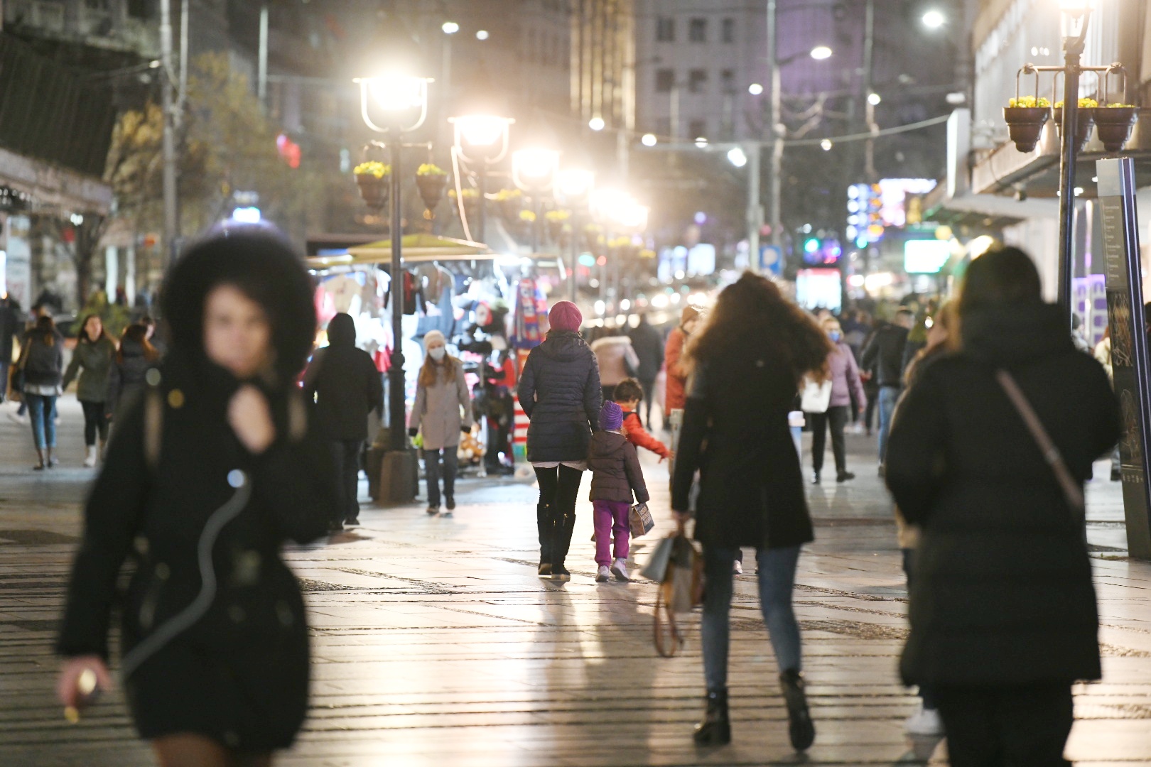 Beograd 16.03.2021. Knez Mihailova ulica, kupovina, šoping, pred zatvaranje radnji Foto: Vesna Lalić/Nova.rs