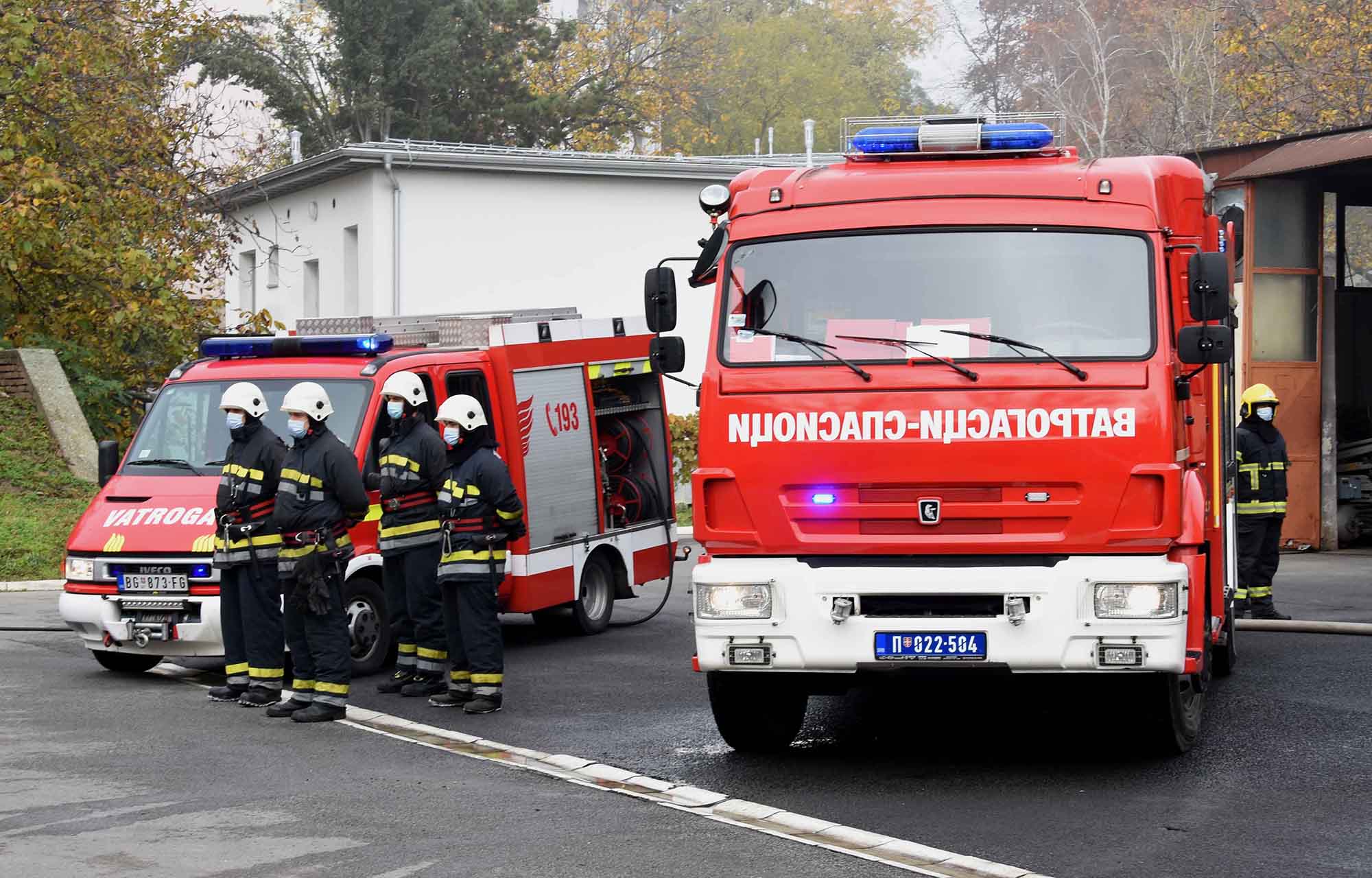 Aleksandar Vulin policija vatrogasci