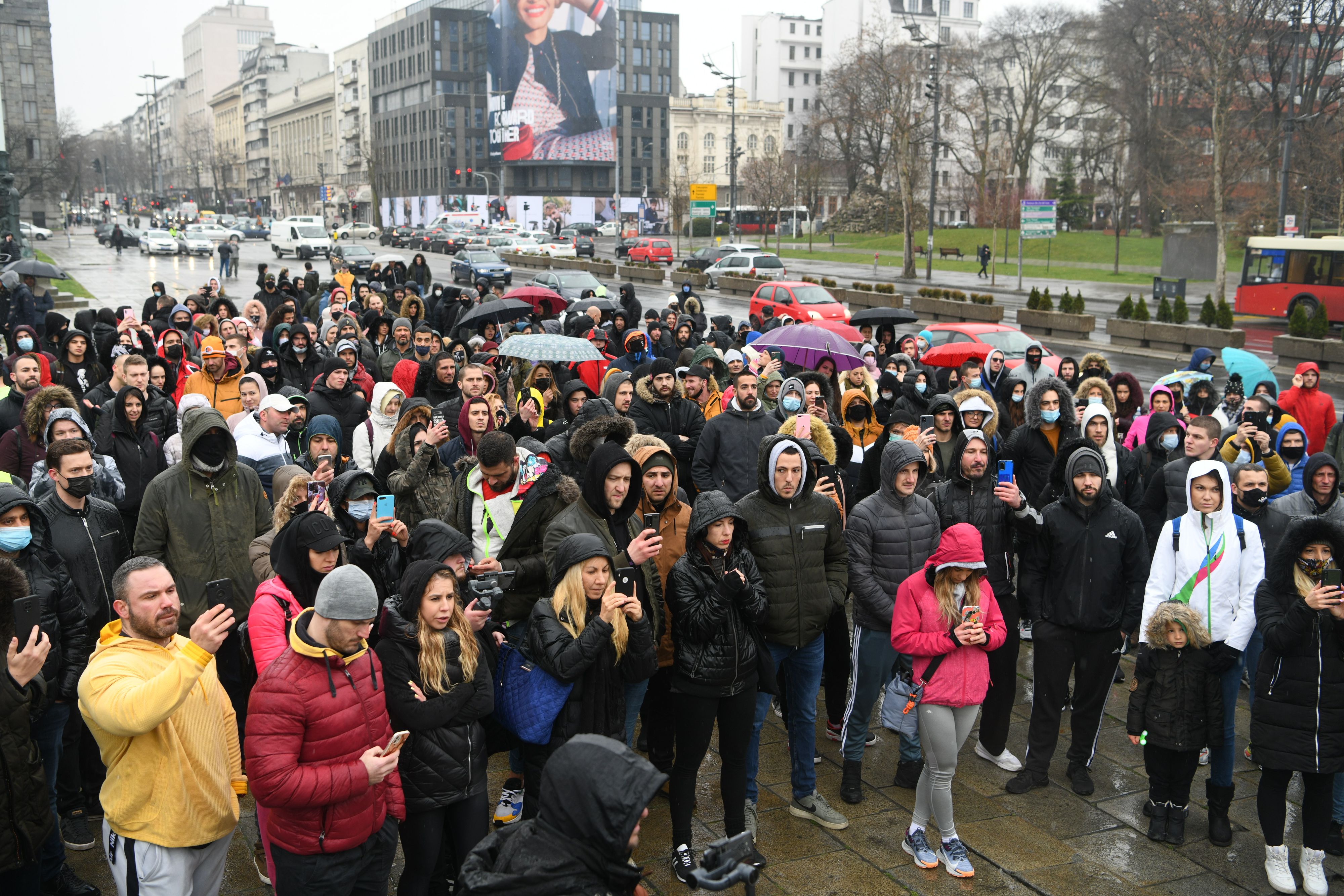 beograd 19.03.2021 protest fitnes radnika ispred skupstine grada