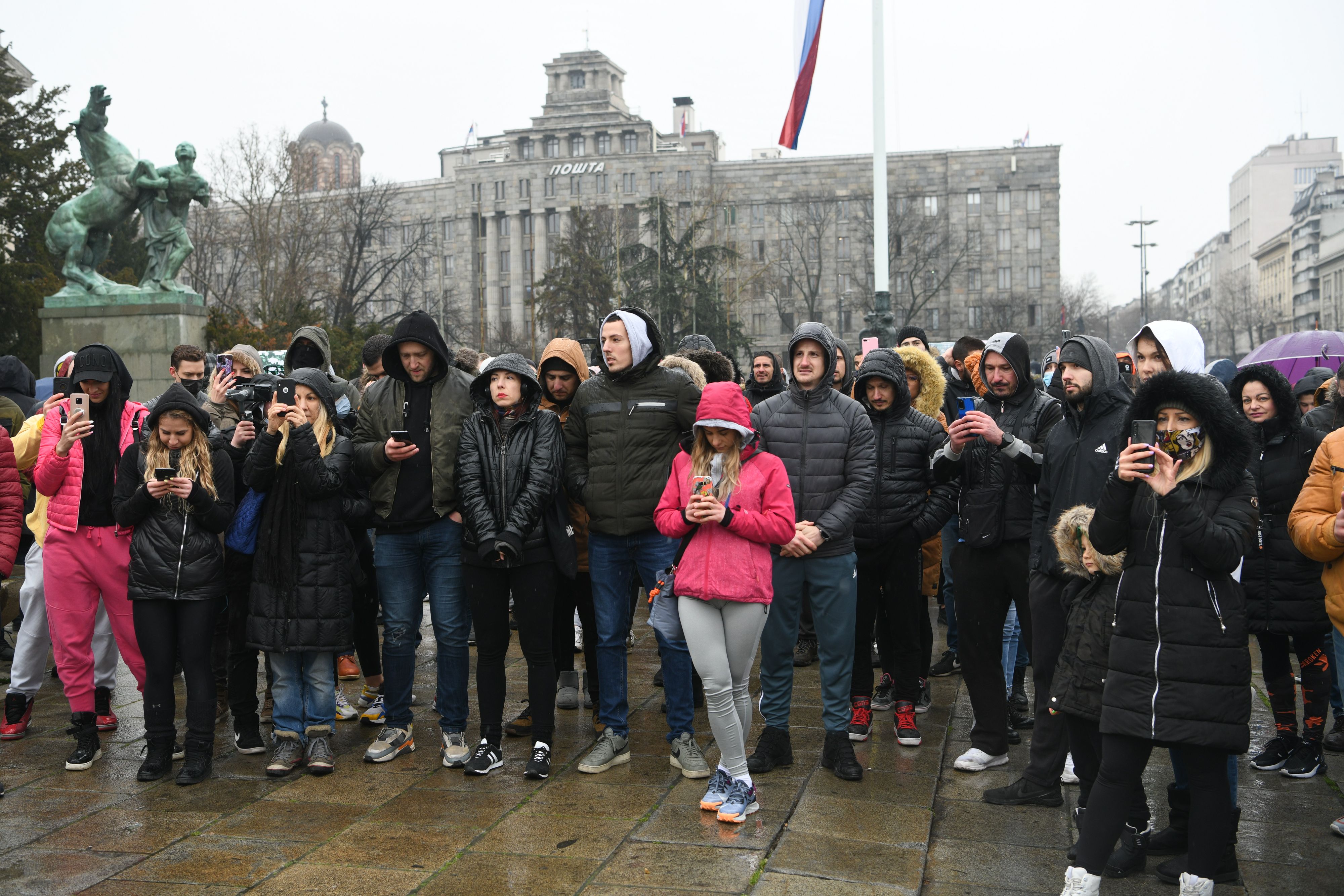 beograd 19.03.2021 protest fitnes radnika ispred skupstine grada