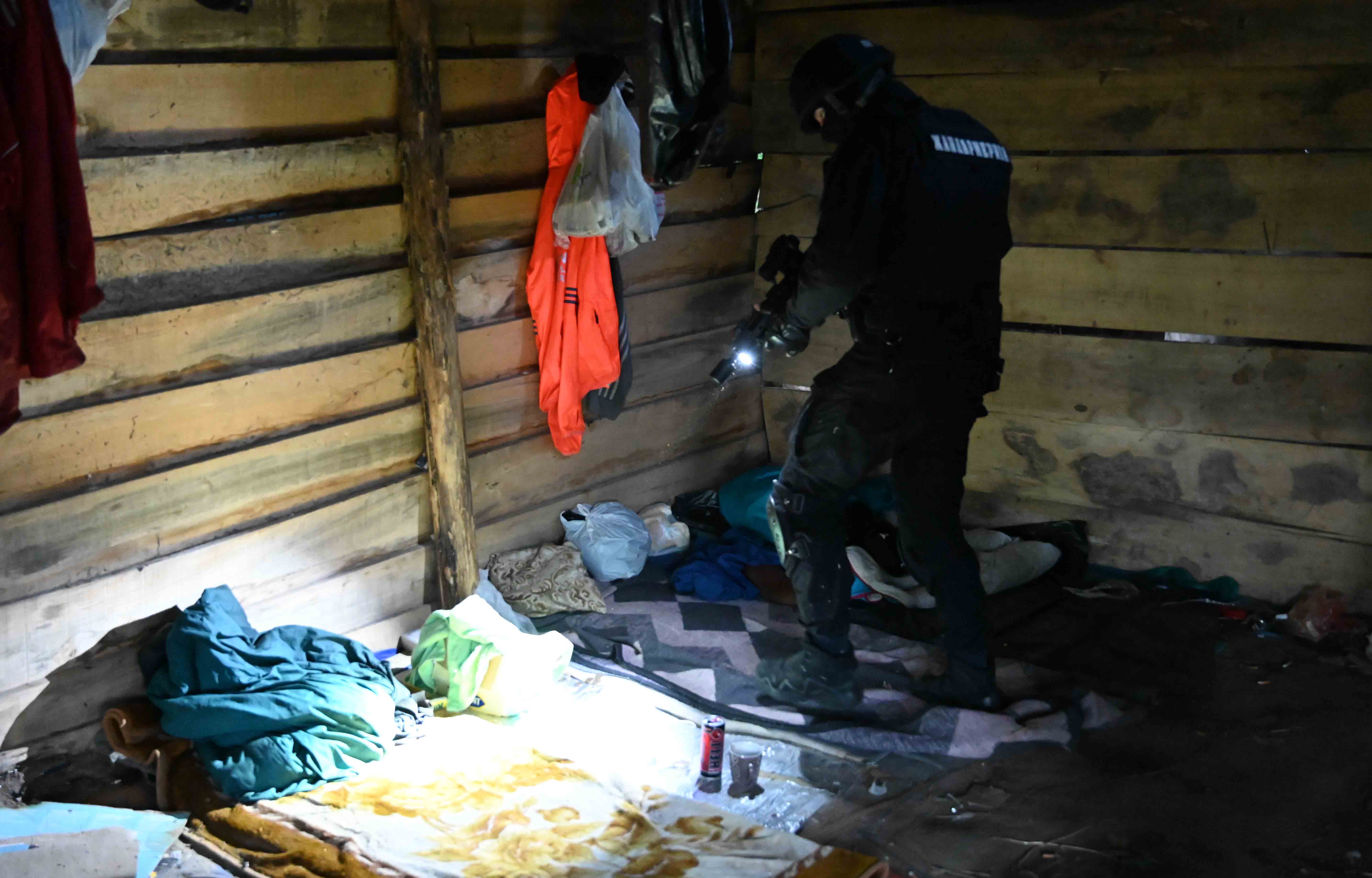 Srpski Krstur, opština Novi Kneževac, akcija Plaža, otkrivanje, hapšenje iregularnih migranata, migranti, izbeglice, policija, žandarmerija Foto: MUP