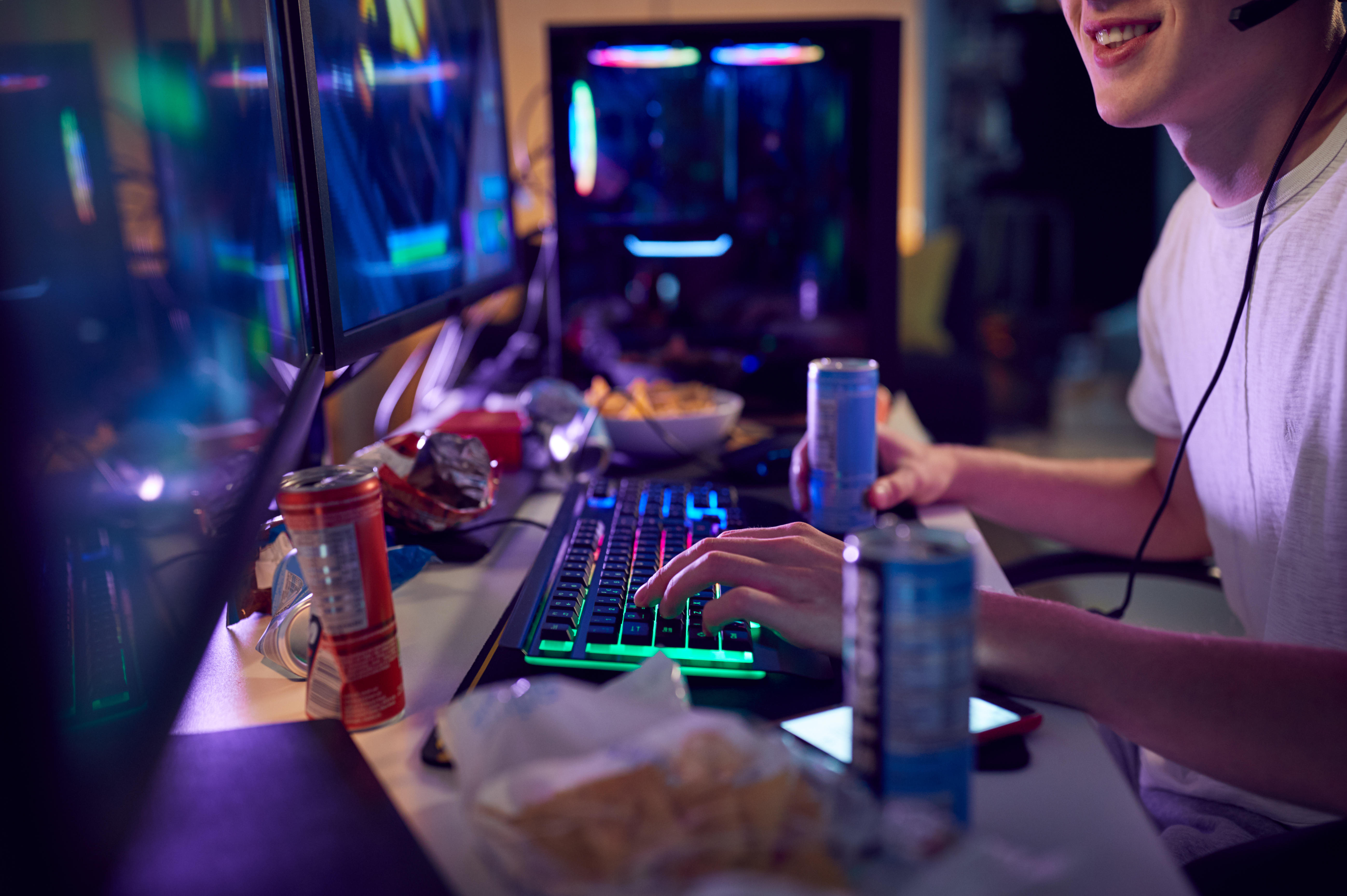 Teenage,Boy,Drinking,Caffeine,Energy,Drink,Gaming,At,Home,Using
