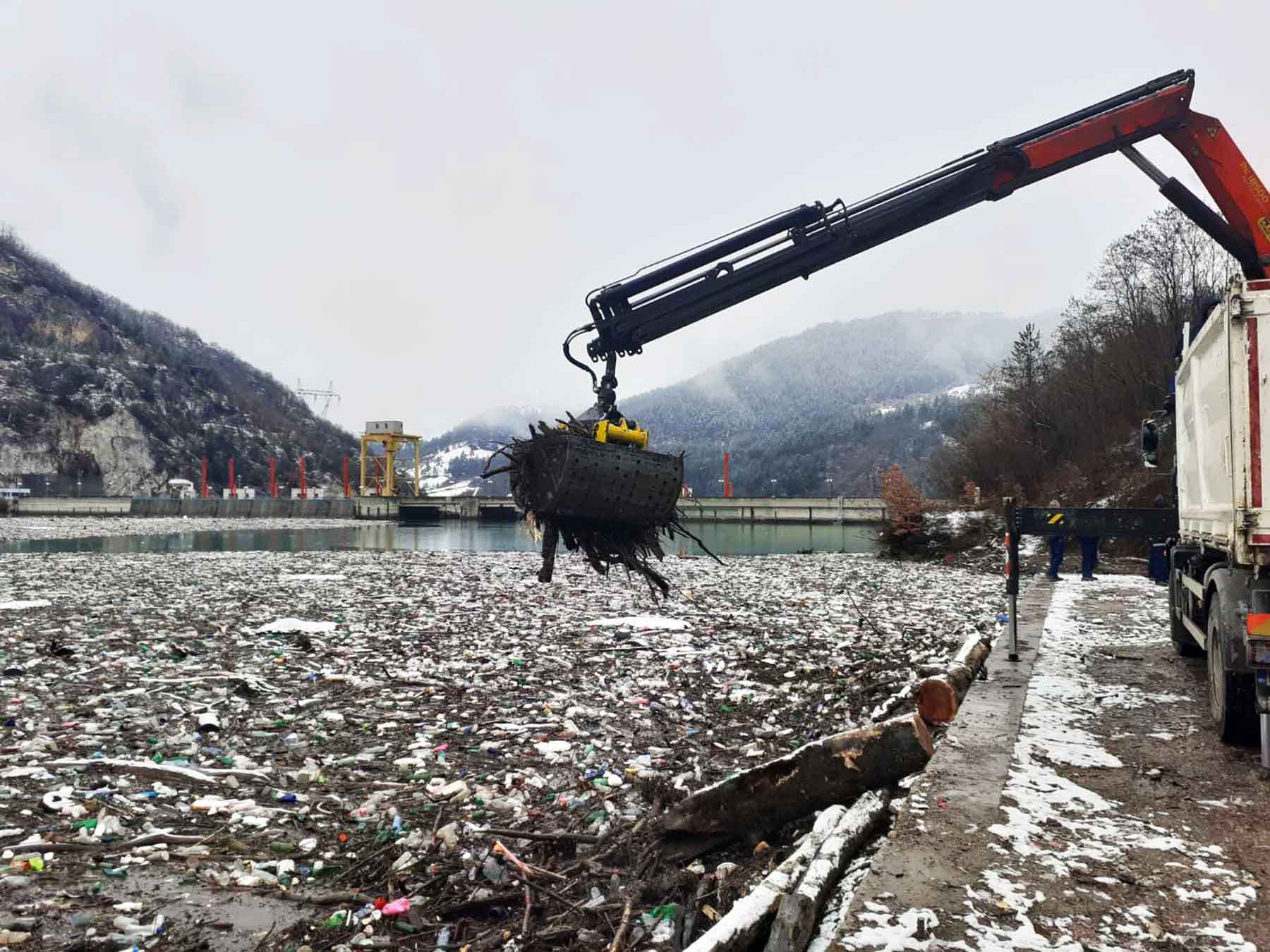 Višegrad, Drina, čišćenje jezera, prosledila Slavica Panić
