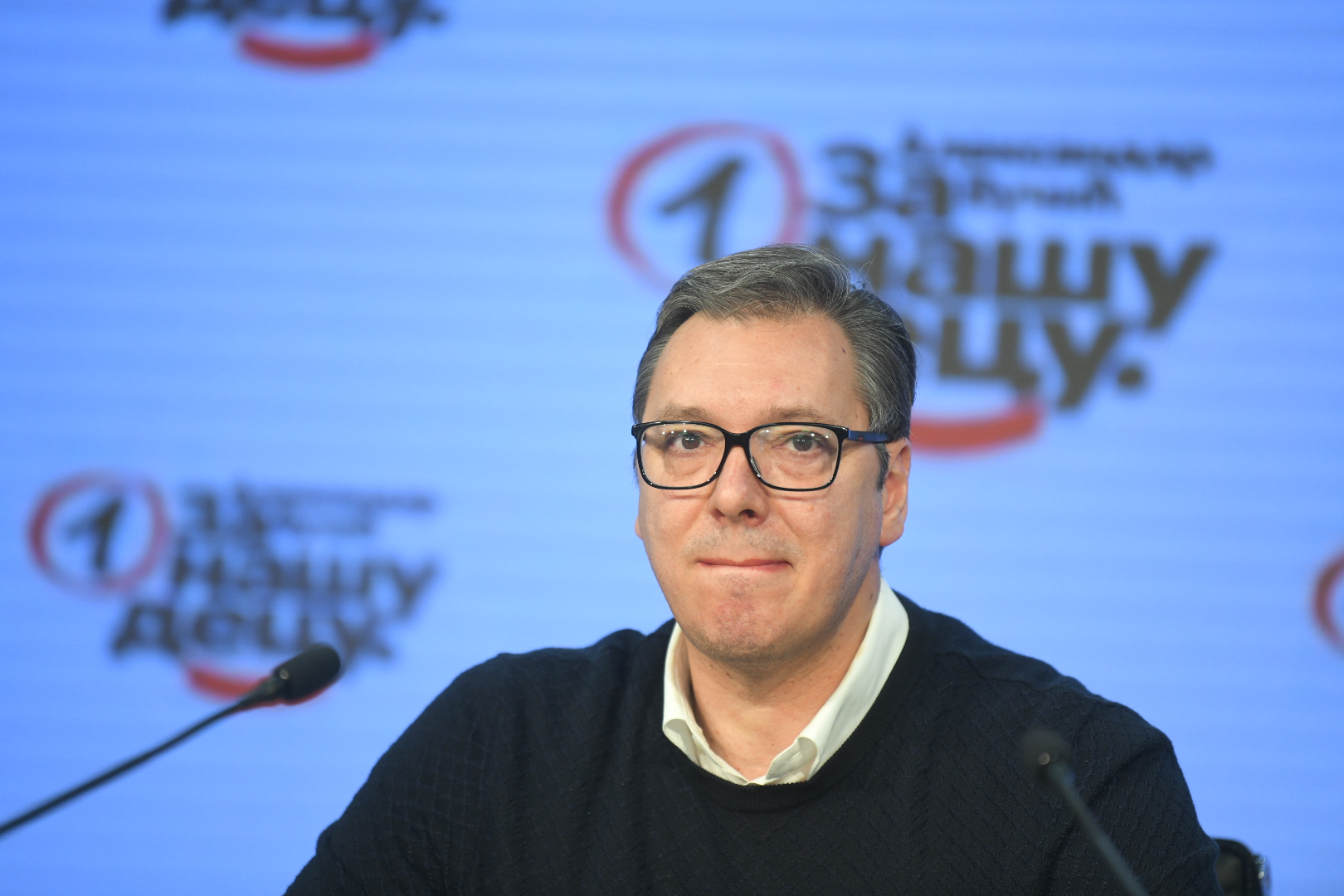 Beograd 05. maj 2021. Sednica Predsednistva Srpske napredne stranke SNS, konferencija nakon odrzane sednice portret  gestikulacija izraz lica grimasa grize usnu Foto:Nemanja Jovanović/Nova.rs