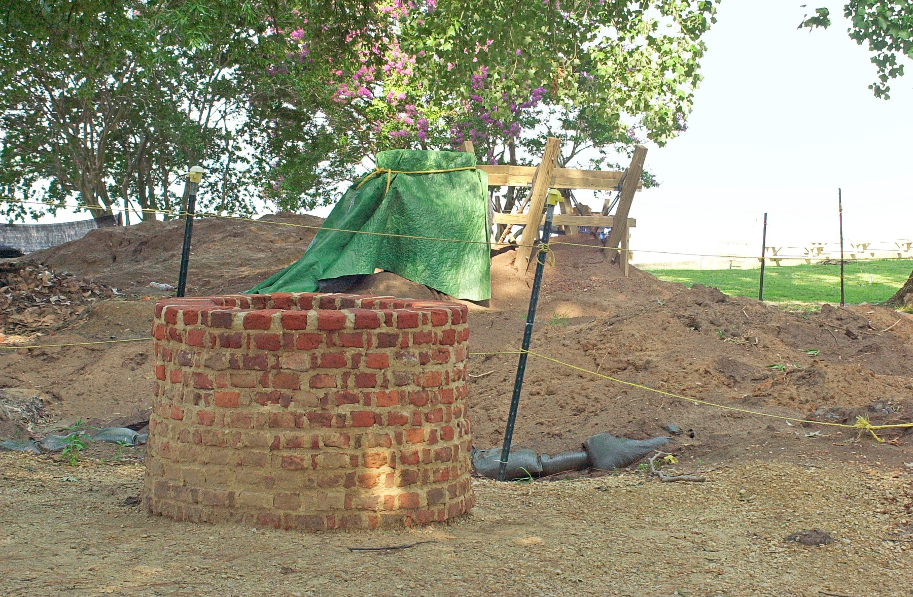 Water well excavated at Jamestown, Virginia  bunar
