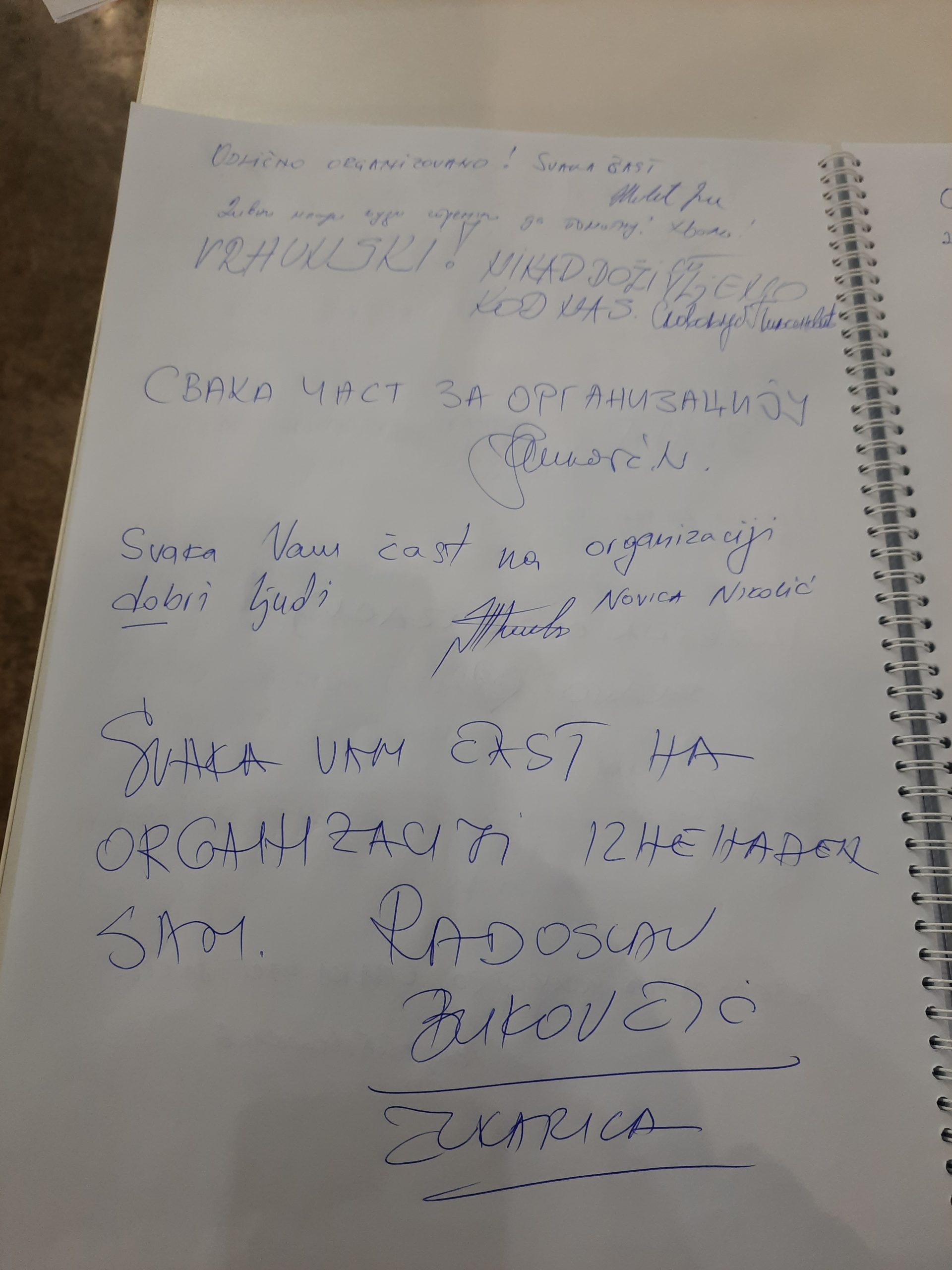 knjiga utisaka na sajmu gde se vrsi vakcinacija gradjana