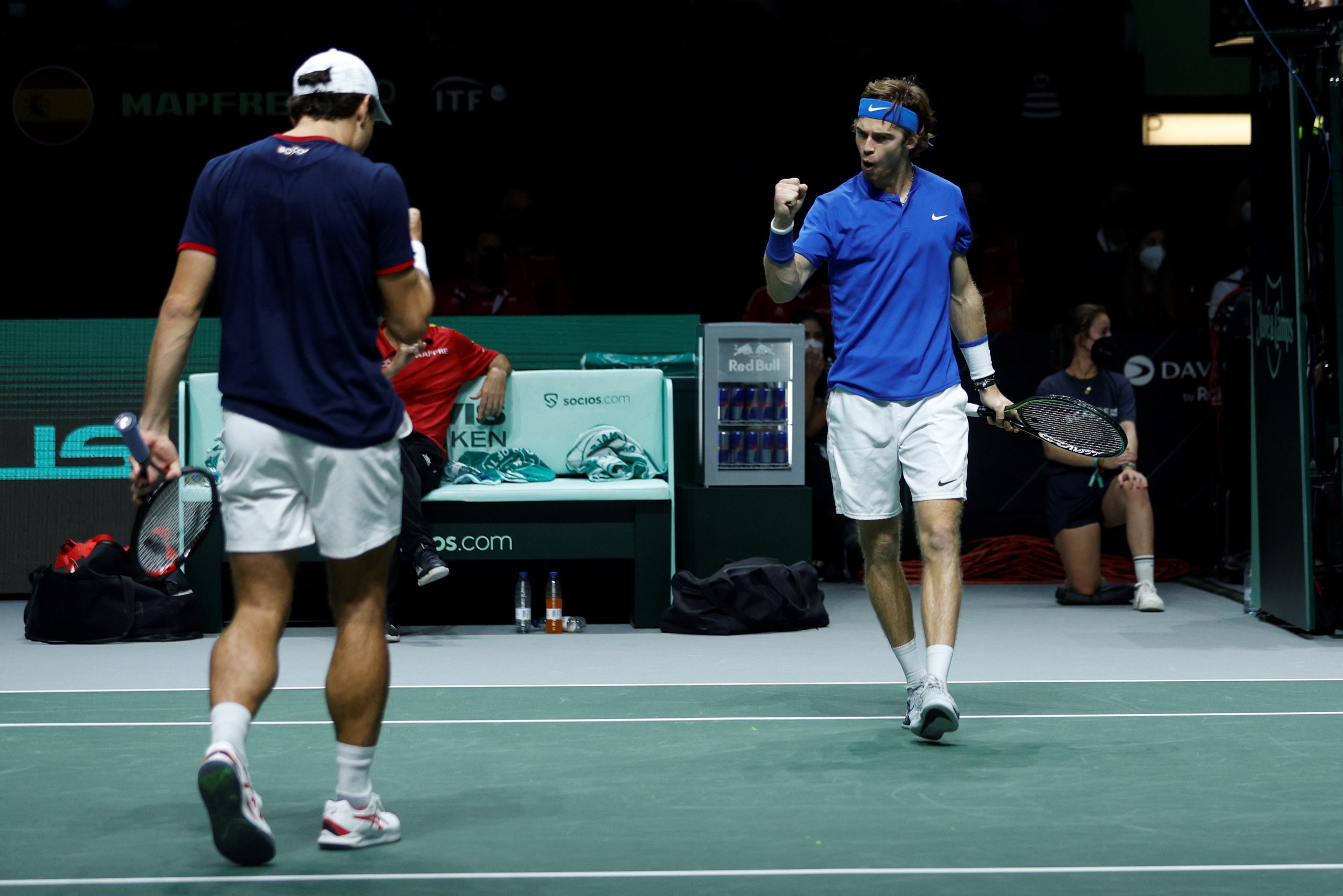 epa09610163 Russian players Aslan Karatsev (L) and Andrei Rublev during the tennis doulbles against Russian within Davis Cup Spain-Russia final round at the Madrid Arena tennis complex in Madrid, central Spain, 28 November 2021.  EPA-EFE/Rodrigo Jimenez