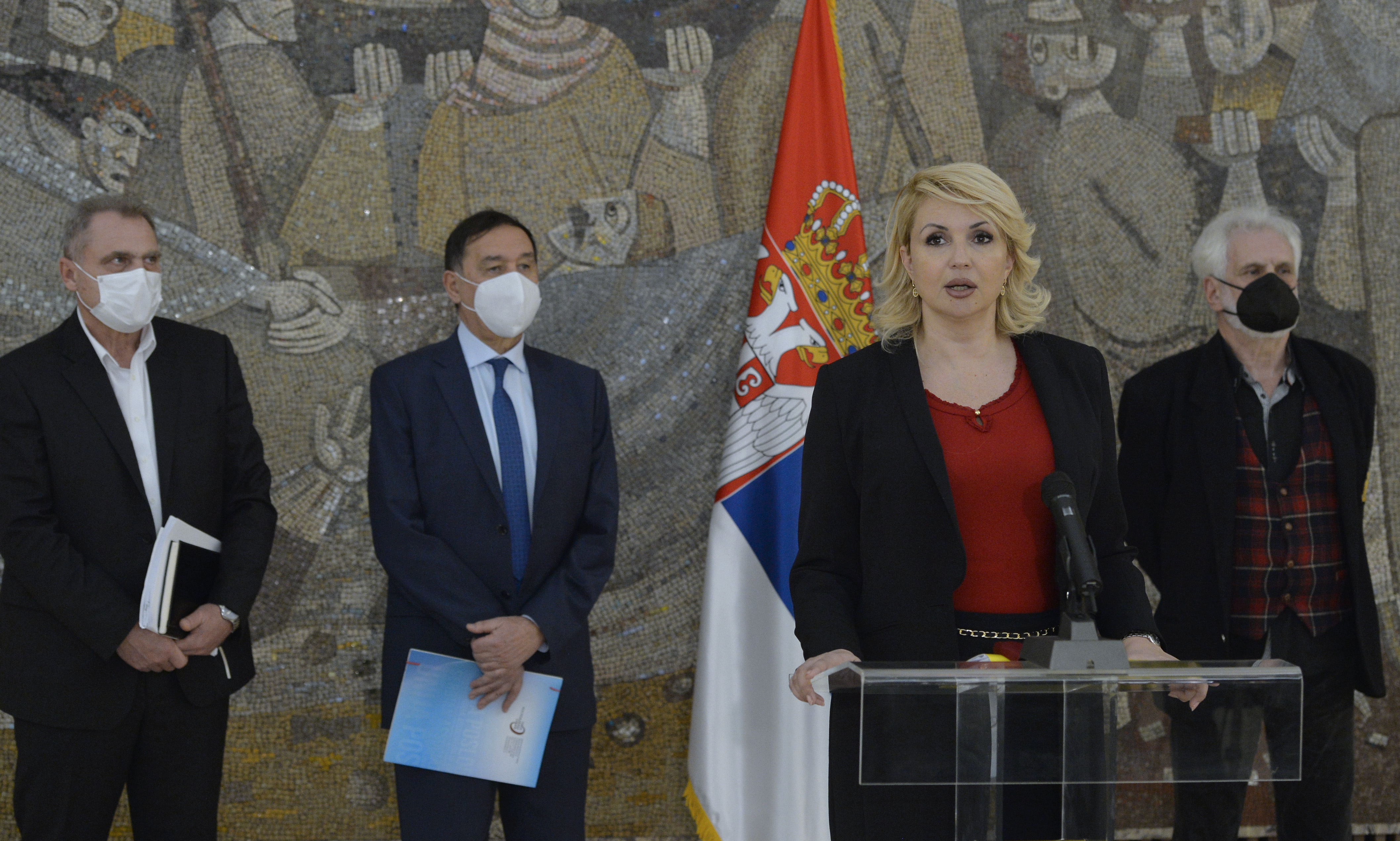 Beograd, 5. feburara 2021 - U niskom Sinvonu nije bilo vanrednog otpustanja radnika, nista se nije dogodilo iznenada, i nije pronadjen nijedan prekrsaj, izjavila je danas ministarka za rad Darija Kisic Tepvacevic. FOTO TANJUG/ RADE PRELIC/ mn