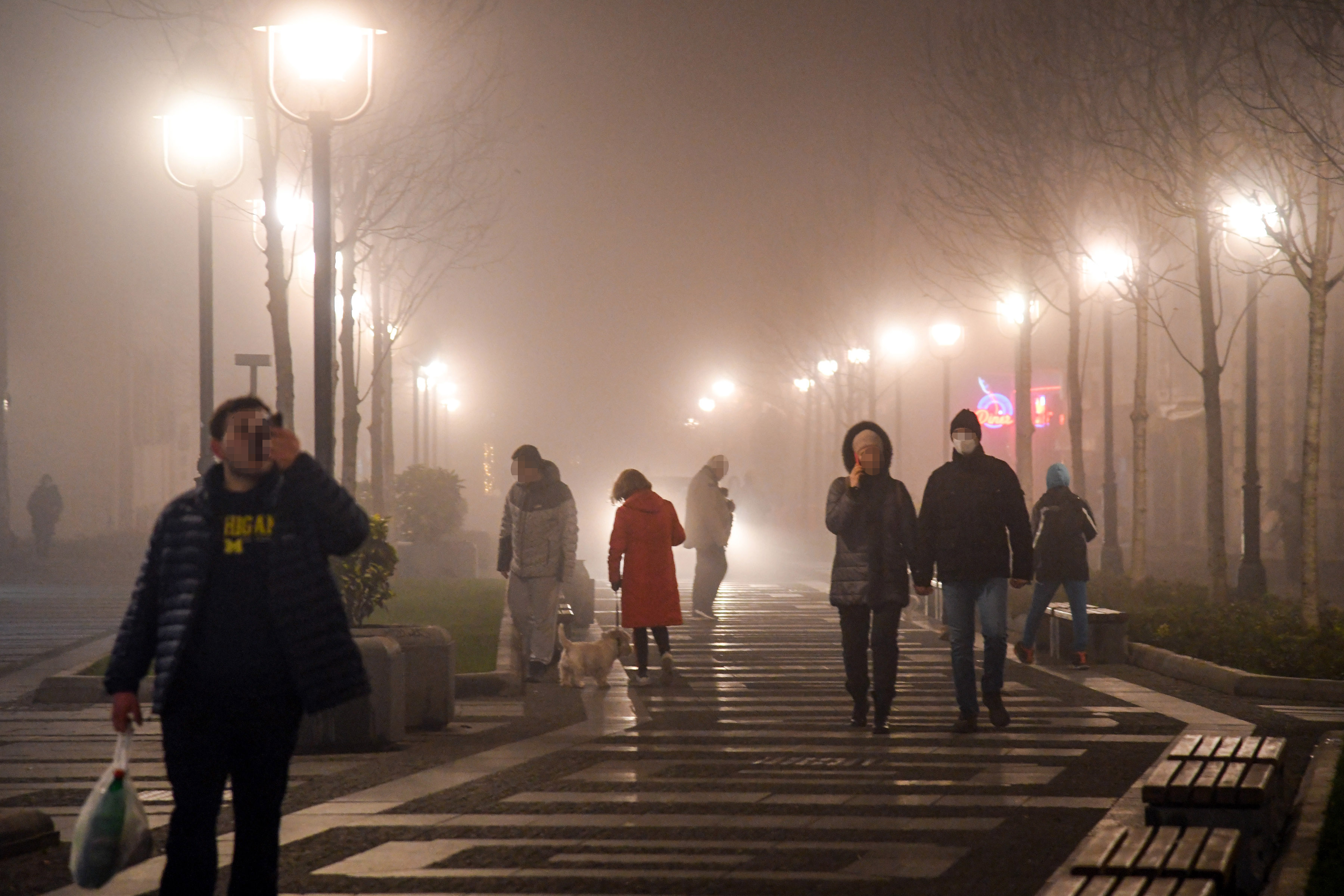 Beograd 17.12.2020. Smog, magla, zagađenje, zagadjenje vazduha, vazduh, noć, veče, mrak, centar grada Foto: Nemanja Jovanović/Nova.rs