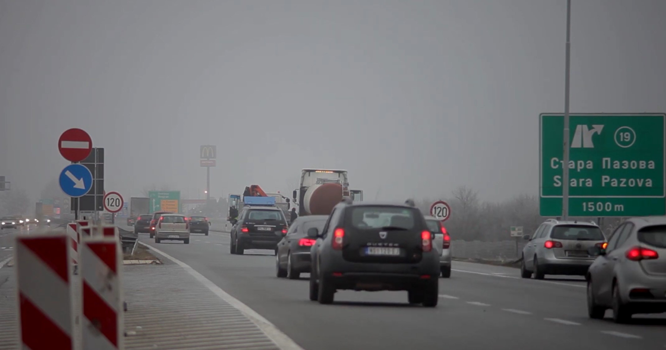 Stanje na putu, vetar, automobili, put