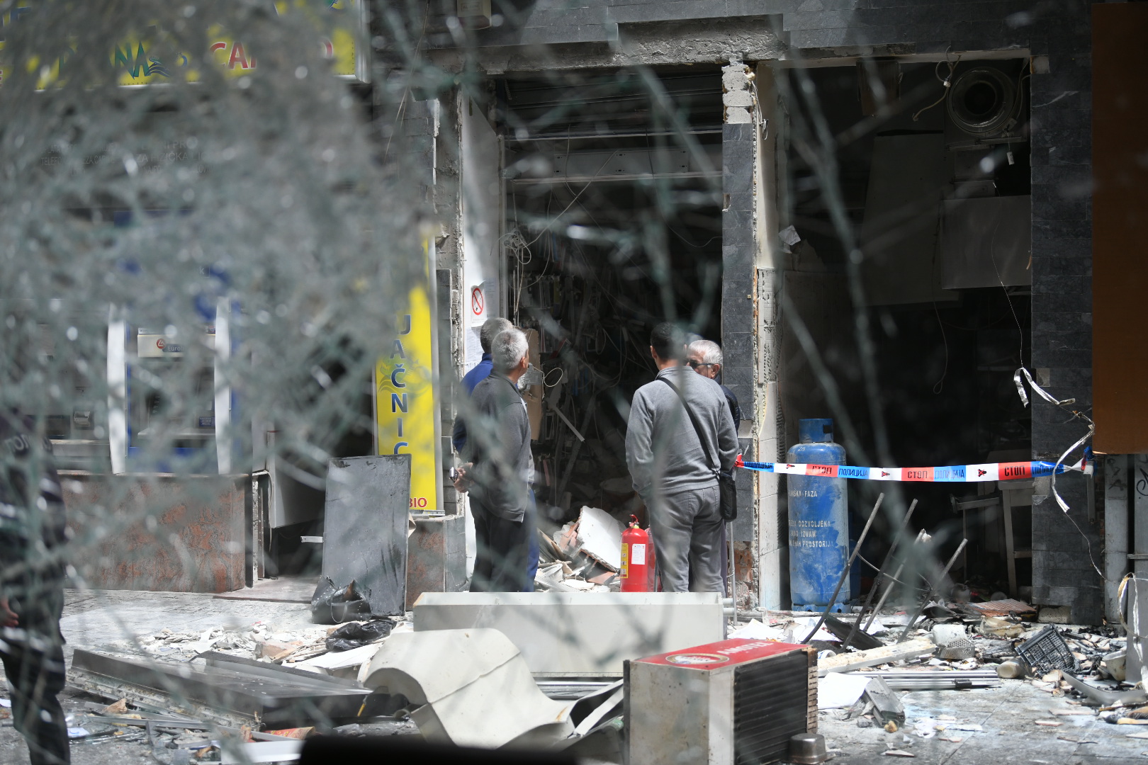 Beograd 31.05.2021. Čika Ljubina ulica, eksplozija, hronika, plinska boca, vatrogasci, policija, uviđaj, uvidjaj Foto: Vesna Lalić/Nova.rs