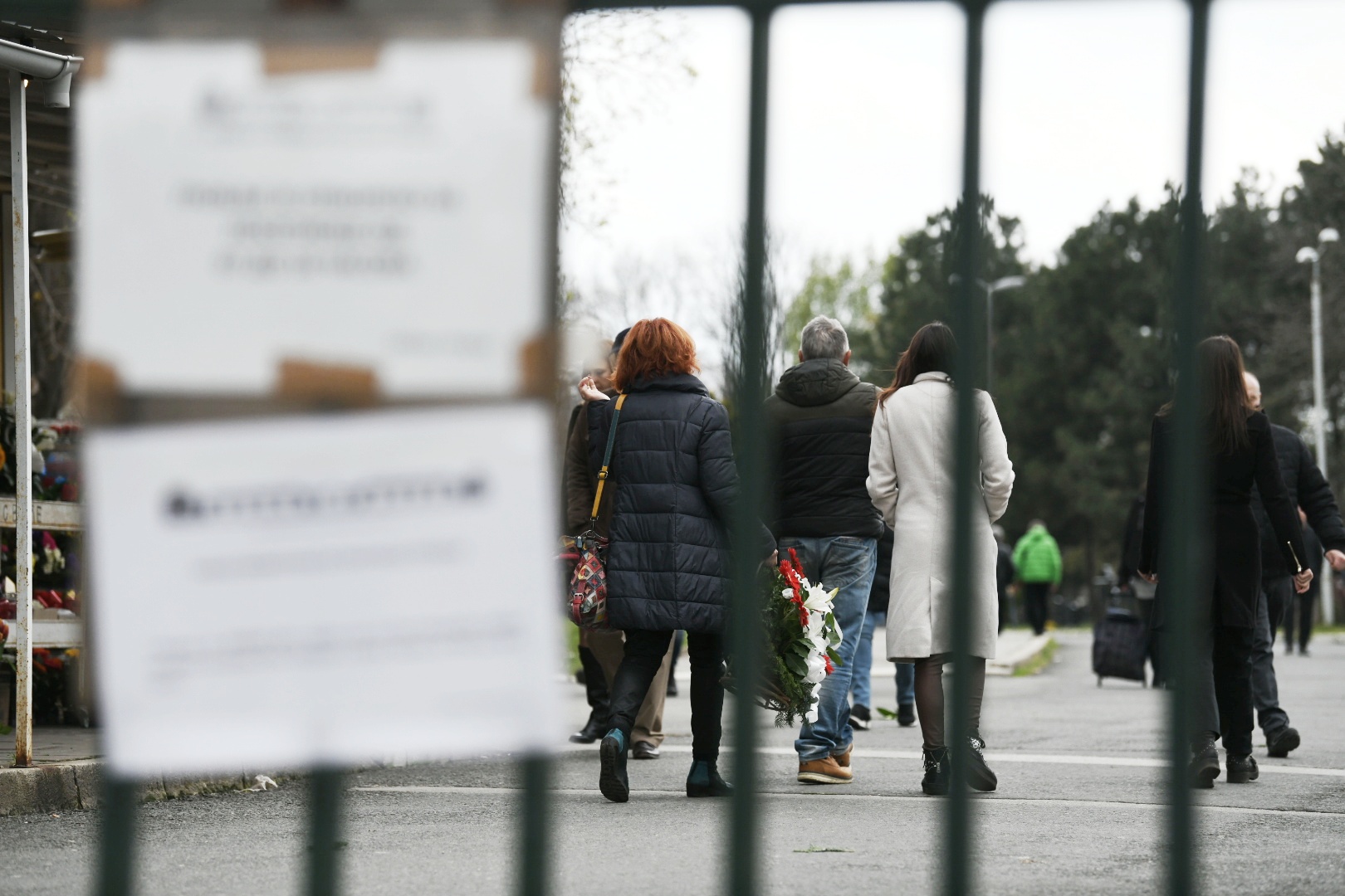 Beograd 04.04.2021. Bežanijsko groblje prepuno, nedelja na groblju Foto: Vesna Lalić/Nova.rs