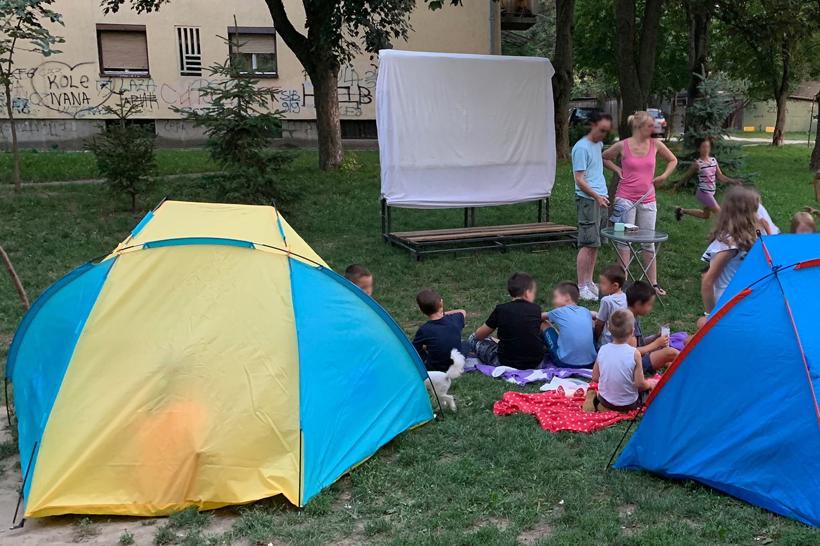 Novi Sad, Zeleno naselje, protest stanara zbog izgradnje parkinga  i ugrozavanja zelene povrsine, Foto: Zeleno naselje