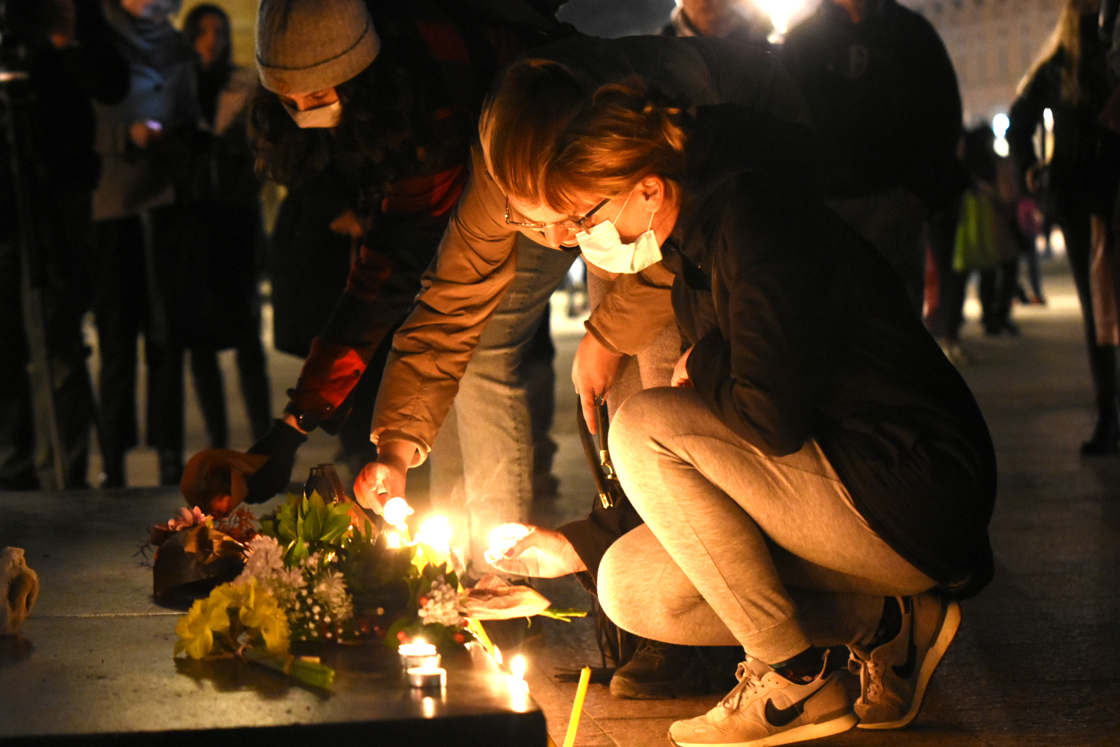 Novi Sad, 19.02.2021. Centar, Trg, Paljenje sveća, Đorđe Balašević, Djordje Balasevic, preminuo