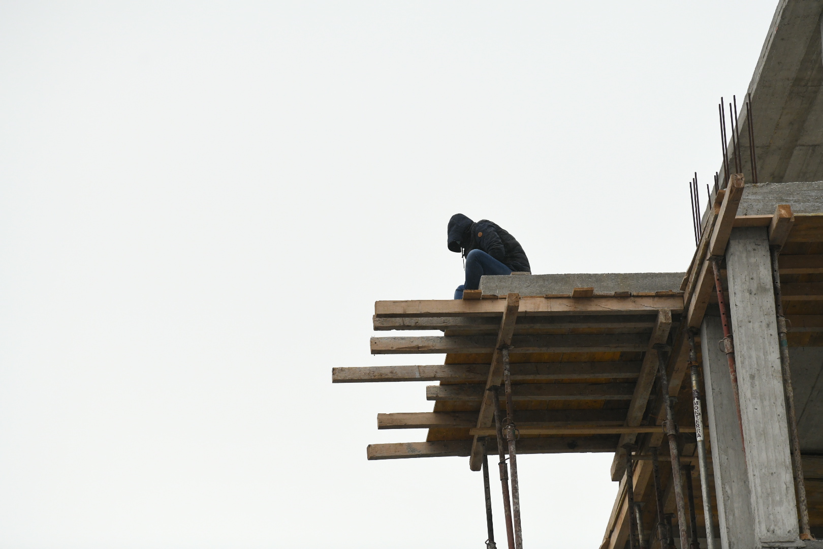 Beograd 13.04.2021. Dušanovac. Pokušaj samoubistva, gradilište, zgrada, nedovršena zgrada Foto: Vesna Lalić/Nova.rs