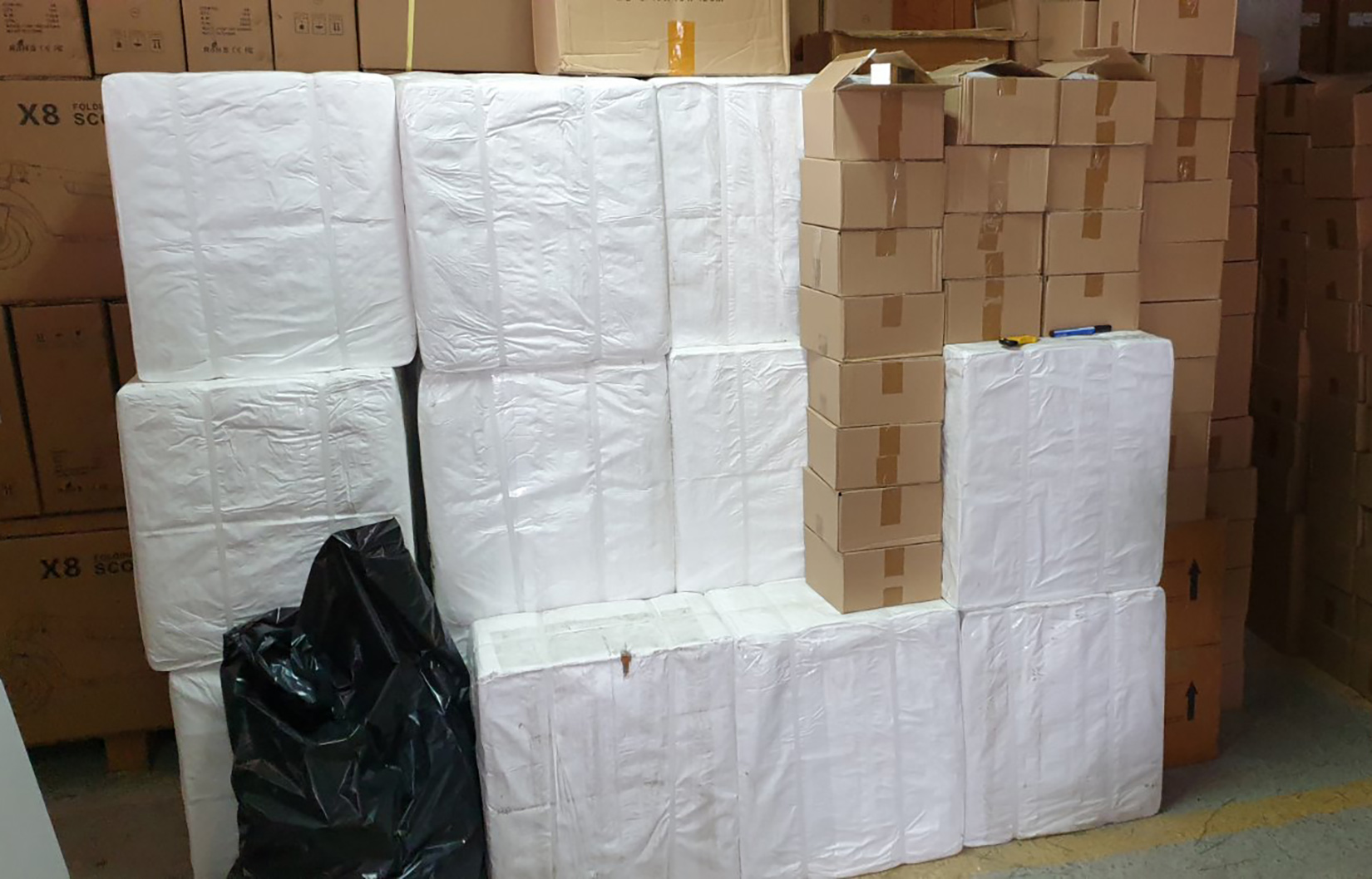 Devize, pare, novac, lekovi, zaplena, hapšenje Foto: MUP Srbije