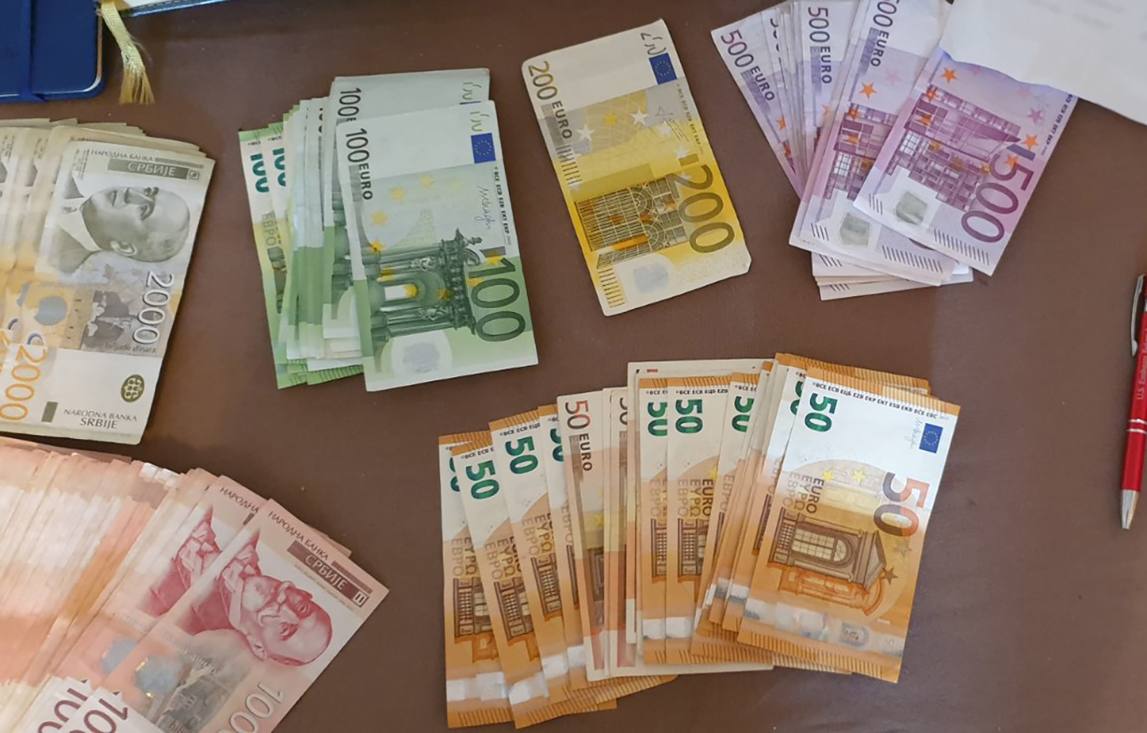 Devize, pare, novac, zaplena, hapšenje Foto: MUP Srbije