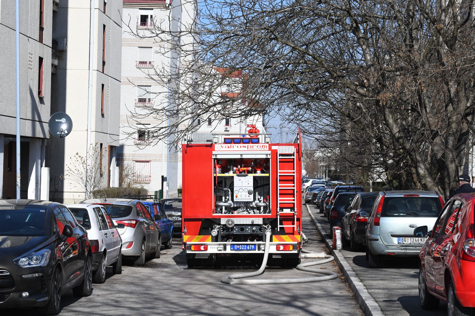 Beograd 15.02.2021. Pozar Bezanijska kosa, vatrogasci, vozila vatrogasna, Foto: Goran Srdanov/Nova.rs