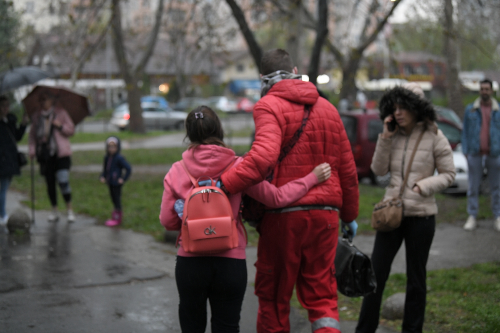Beograd 17.04.2021. Novi Beograd, Bulevar Mihaila Pupina, požar, zgrada, hitna pomoć, tehničar Foto: Dragan Mujan/Nova.rs