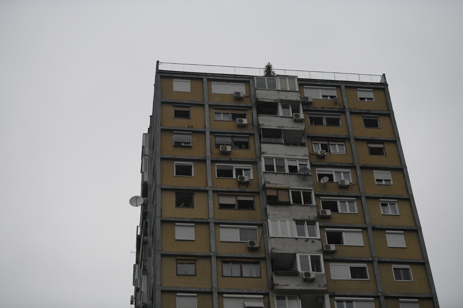 Beograd 17.04.2021. Novi Beograd, Bulevar Mihaila Pupina, požar, zgrada Foto: Dragan Mujan/Nova.rs