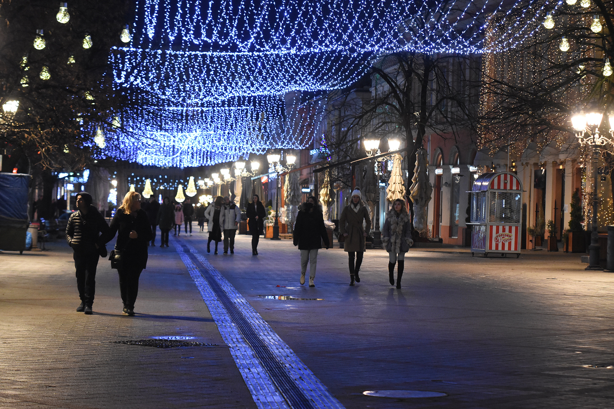 Novi Sad 30.12.2020 Atmosfera na Trgu slobode u Novom Sadu pred docek nove godine foto Nenad Lazic