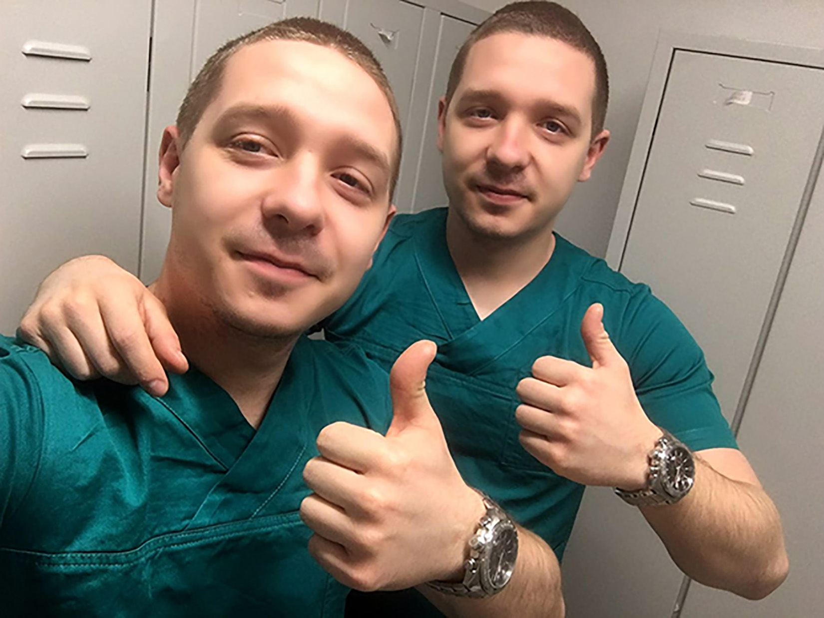 Marko Simić, Miloš Simić, doktor, doktori, braća blizanci, KBC Dragiša Mišović Foto: Privatna arhiva