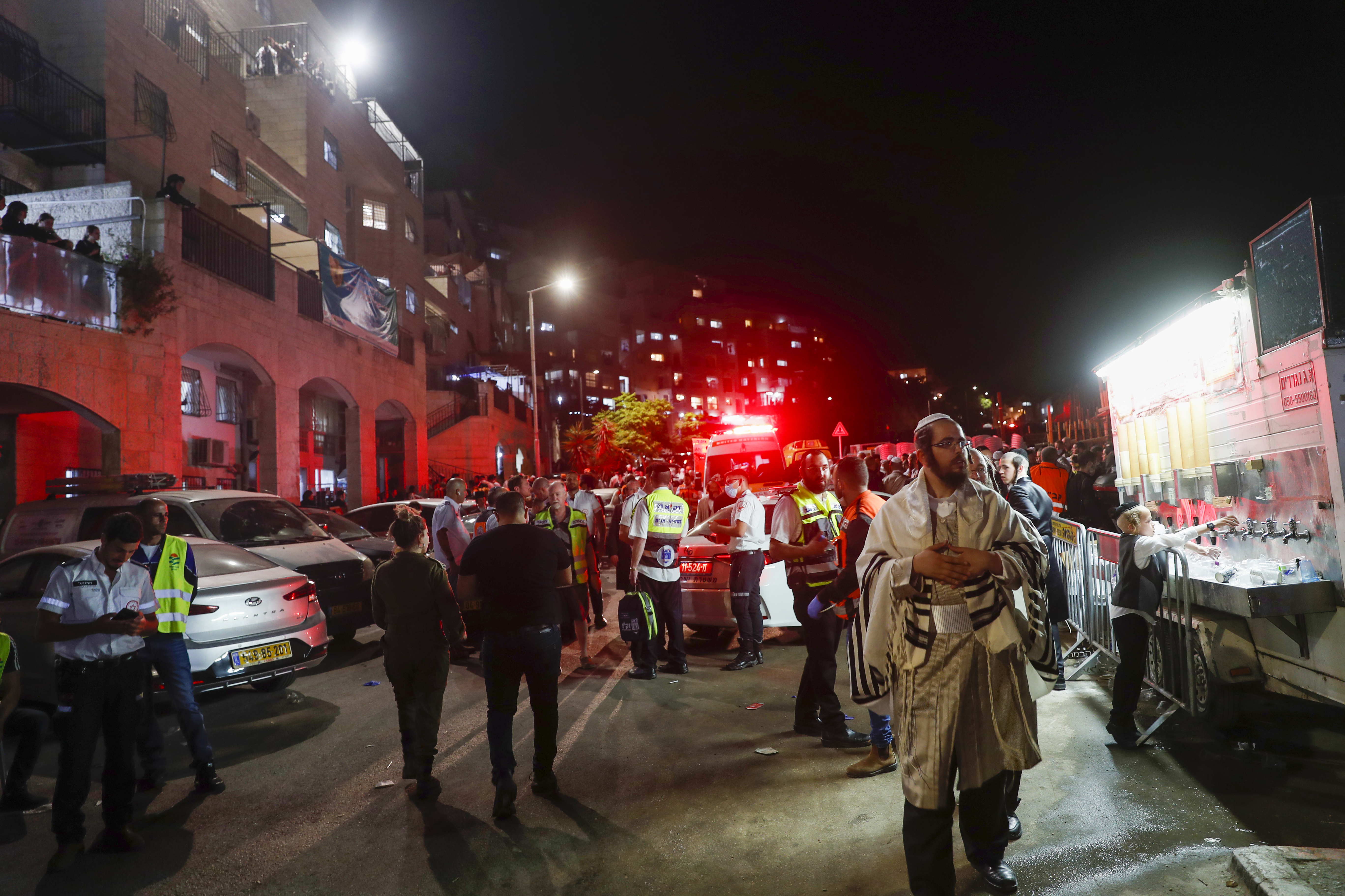 Collapse of Tribune at a in Synagogue