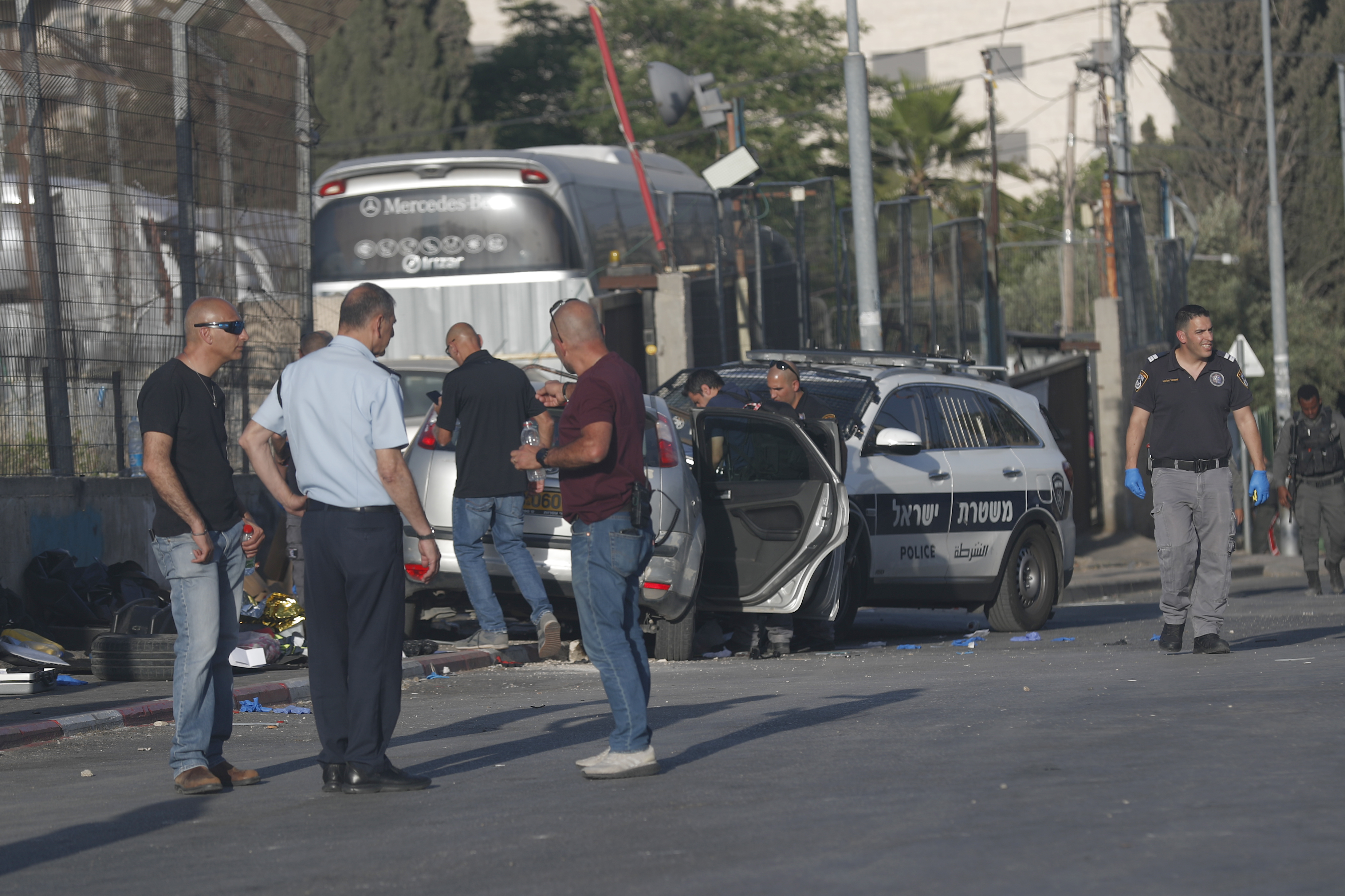Car incident at police checkpoint in Jerusalem