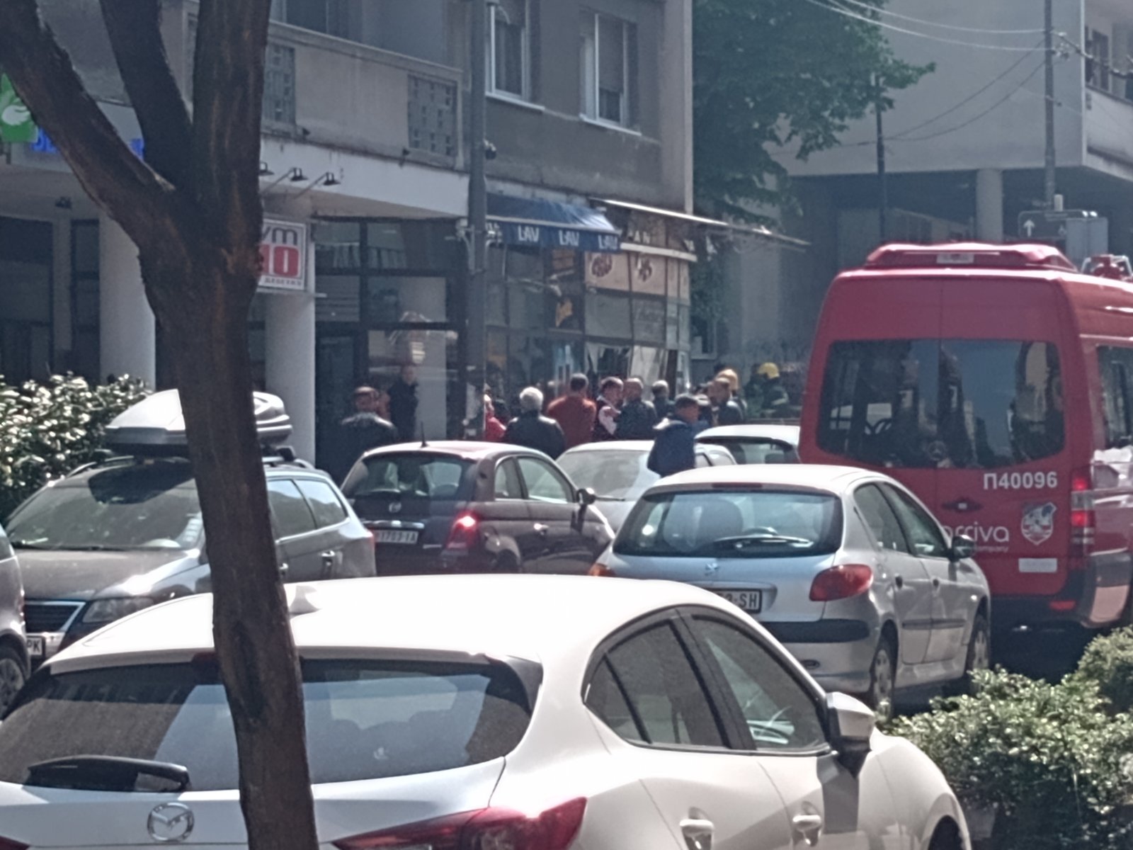 Ugao Njegoševe i Alekse Nenadovića, eksplozija ili požar u fast fudu