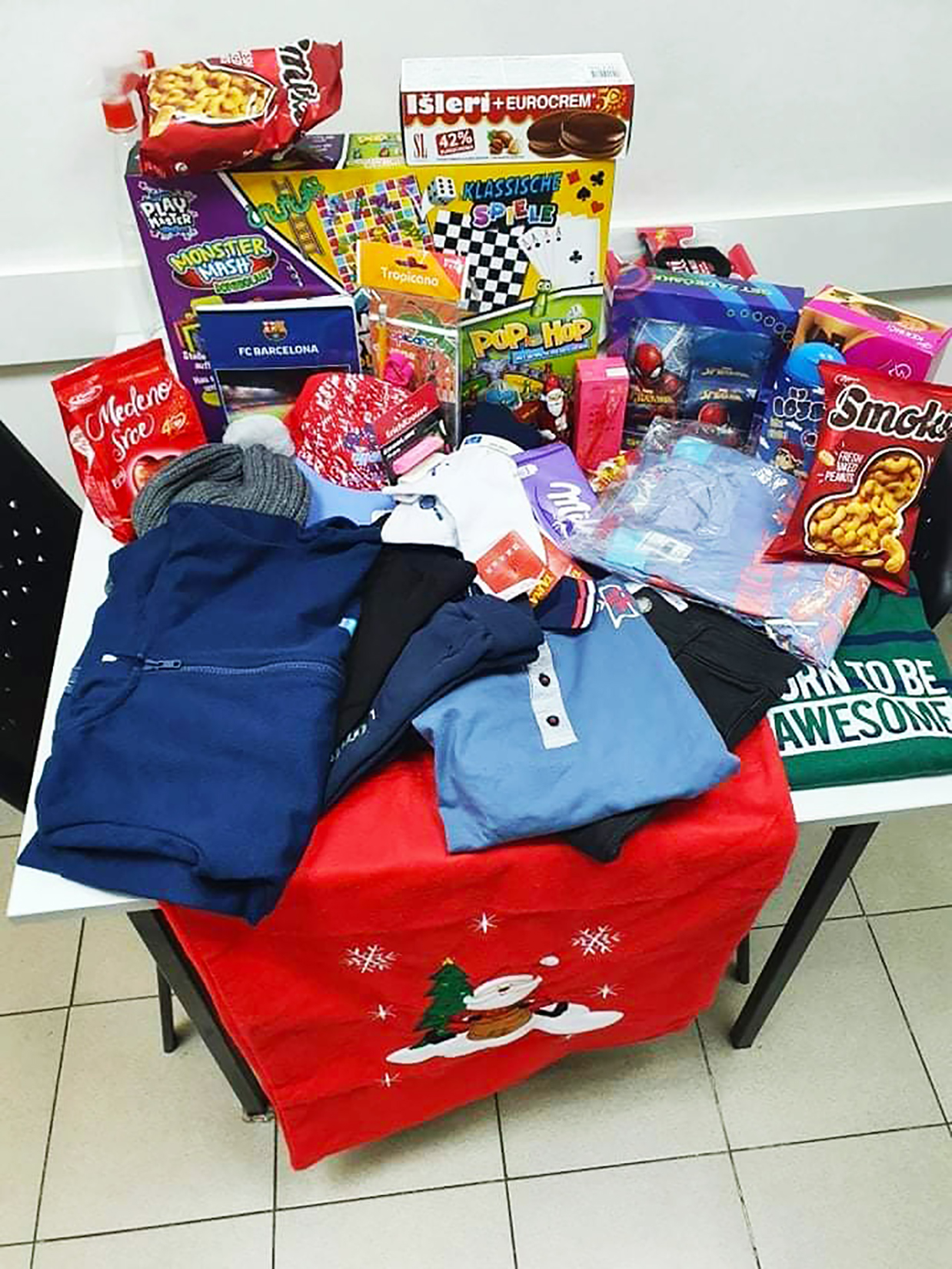 Užice 30.12.2020. Užičanke, pokloni, poklon, Nova godina Foto: Slavica Panić/Nova.rs
Mail prosledio Mihailo Jovićević