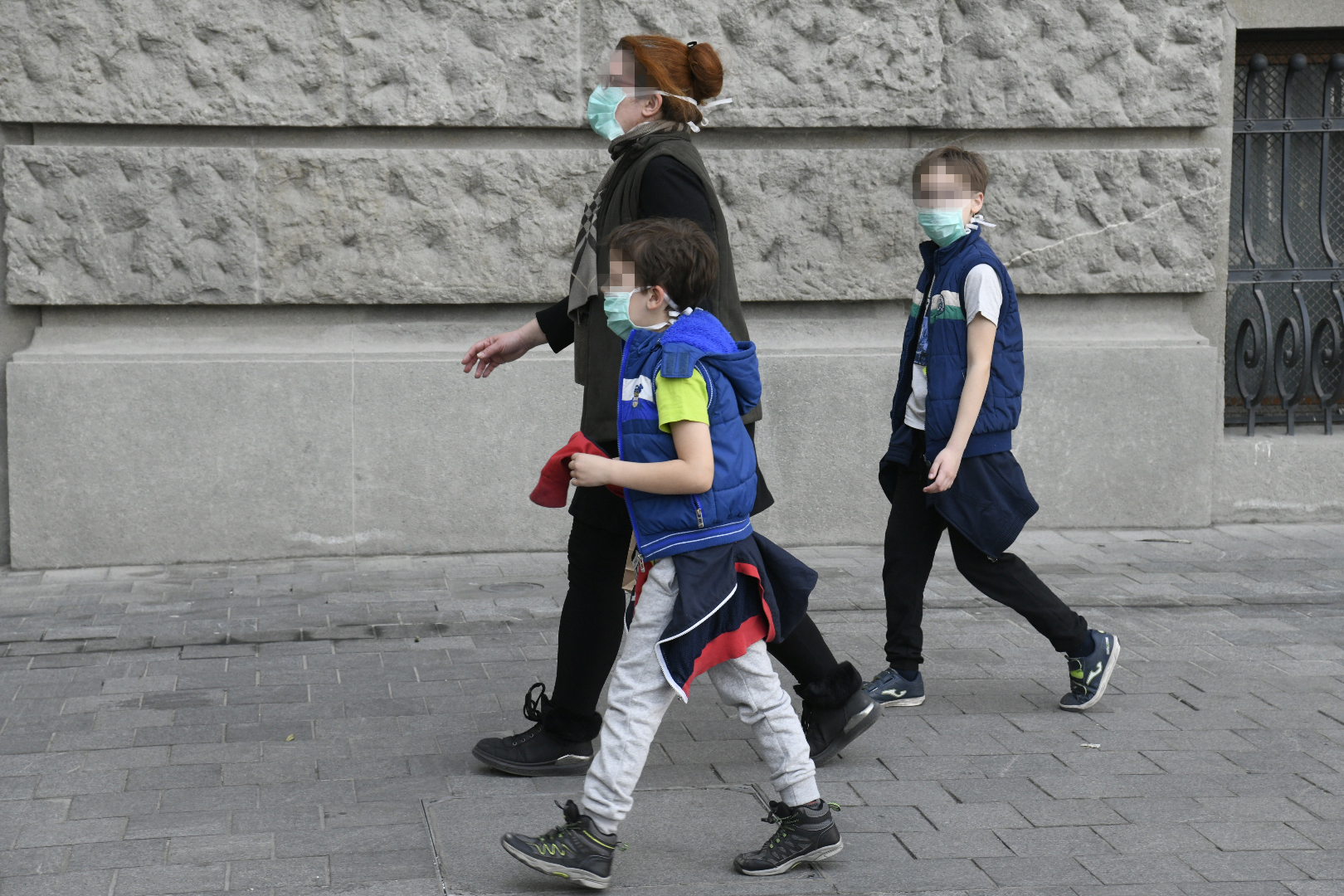 Beograd Knez Mihailova ulica, žena, deca, dete, maska, zaštitna maska, koronavirus, coronavirus Foto: Nemanja Jovanović/Nova.rs