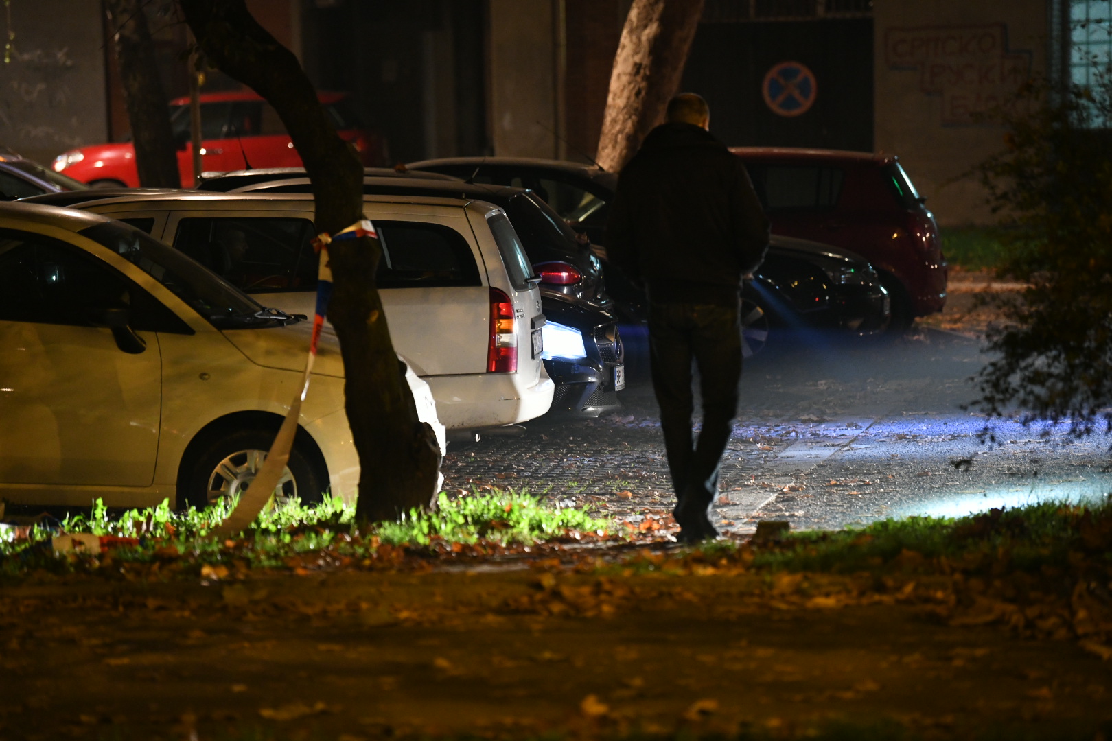 Beograd 03. novembar 2020. Novi Beograd Dzona Kenedija pucnjava ranjen nakadasnji vodja navijaca Nenad Alajbegović Alajbeg (39), uvidjaj policija policijska traka noc Foto:Vesna Lalić/Nova.rs