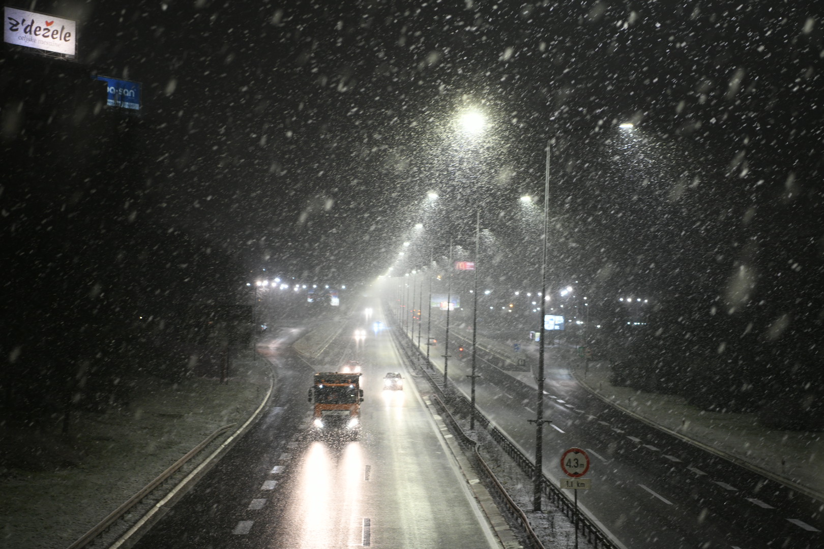 Beograd, 10.01.2021. Prvi sneg, noć, grad, zima, prognoza, hladno vreme, autoput Foto: Vesna Lalić/Nova.rs