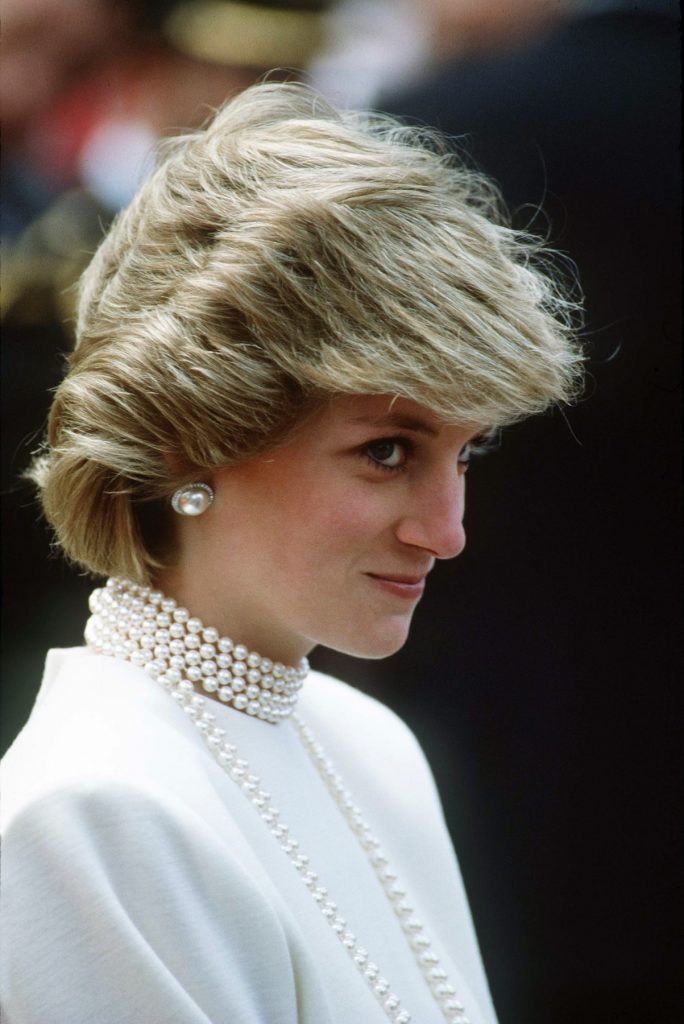 Dijana i Megan MarklDiana, Princess of Wales glances into the camera during a tour of Canada on June 30, 1983,Image: 480198676, License: Rights-managed, Restrictions: , Model Release: no, Credit line: Anwar Hussein / PA Images / Profimedia