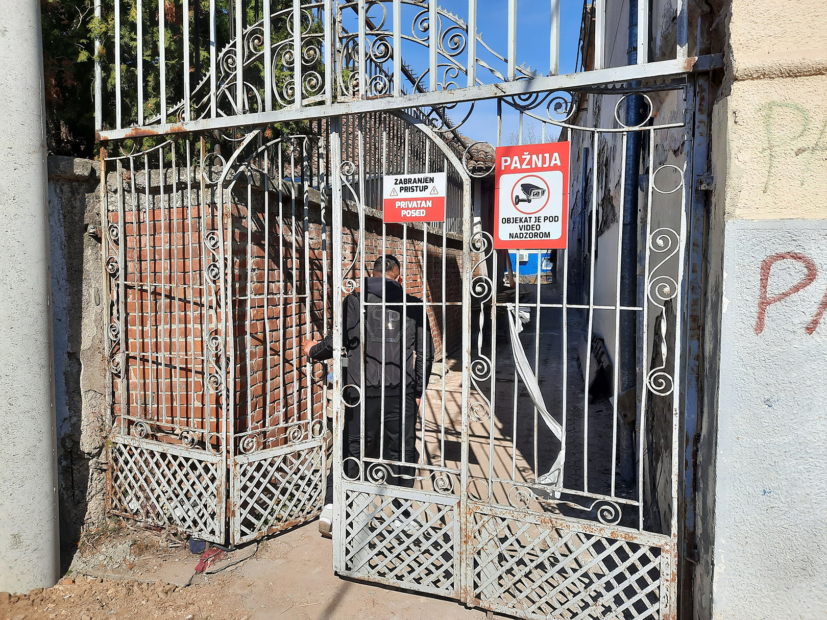 nastavak priče o pokušaju ubistva na gradilištu sa izjavom svedoka i slikama..