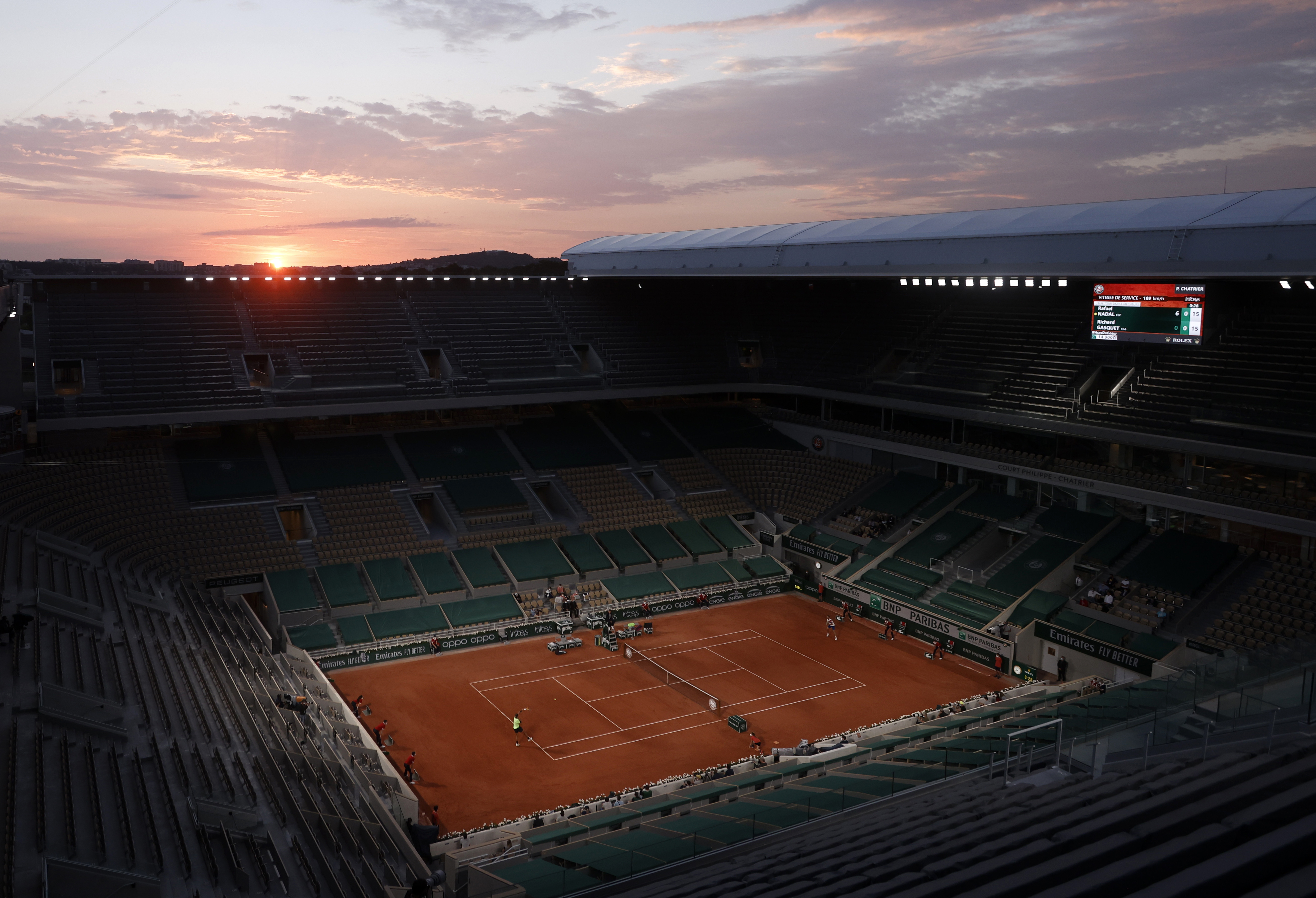 epa09246183 General view of Court Philippe Chatrier during the second round match Rafael Nadal of Spain against Richard Gasquet of France at the French Open tennis tournament at Roland Garros in Paris, France, 03 June 2021.  EPA-EFE/YOAN VALAT